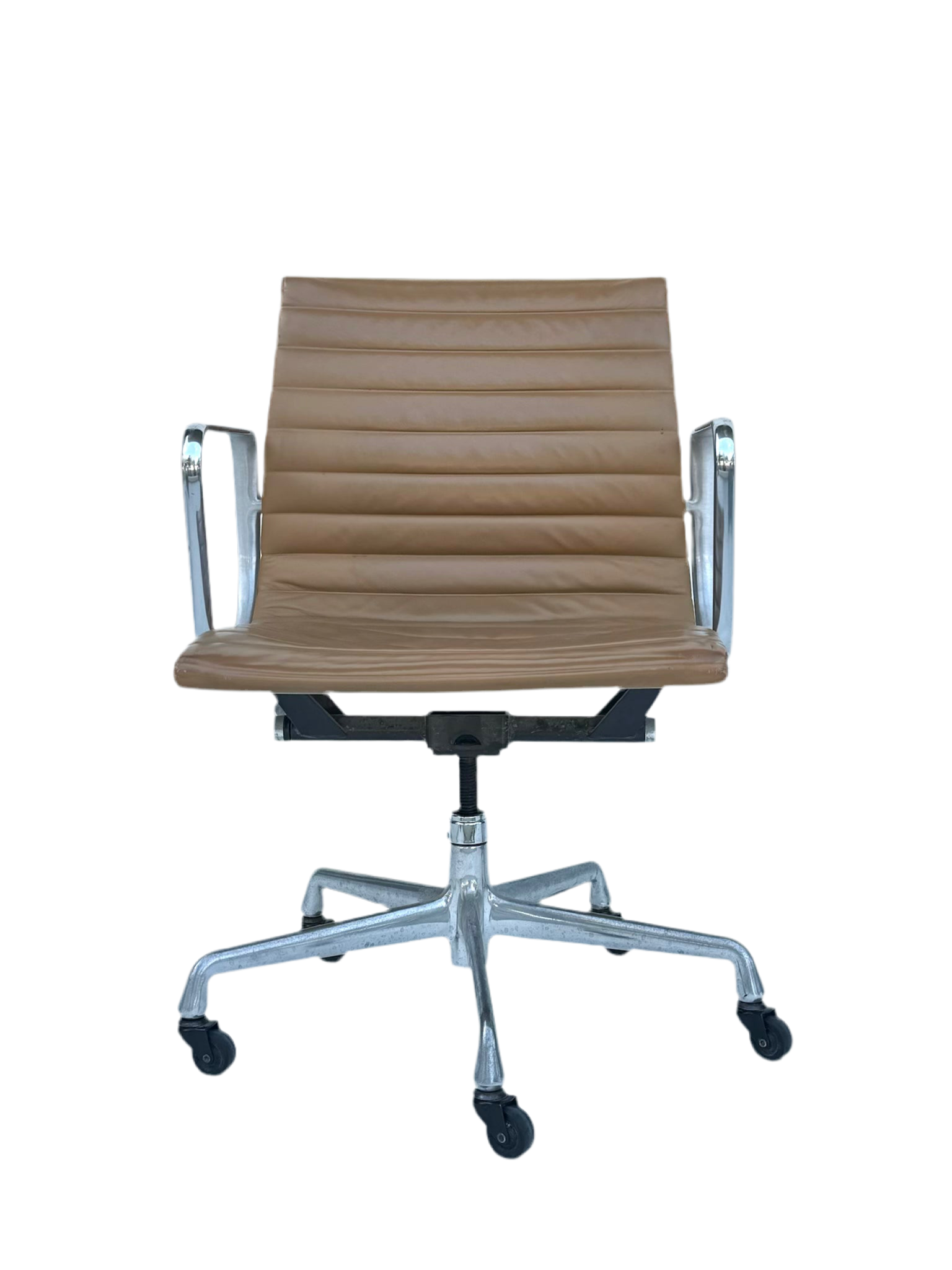 Eames Aluminum Group Management Chair