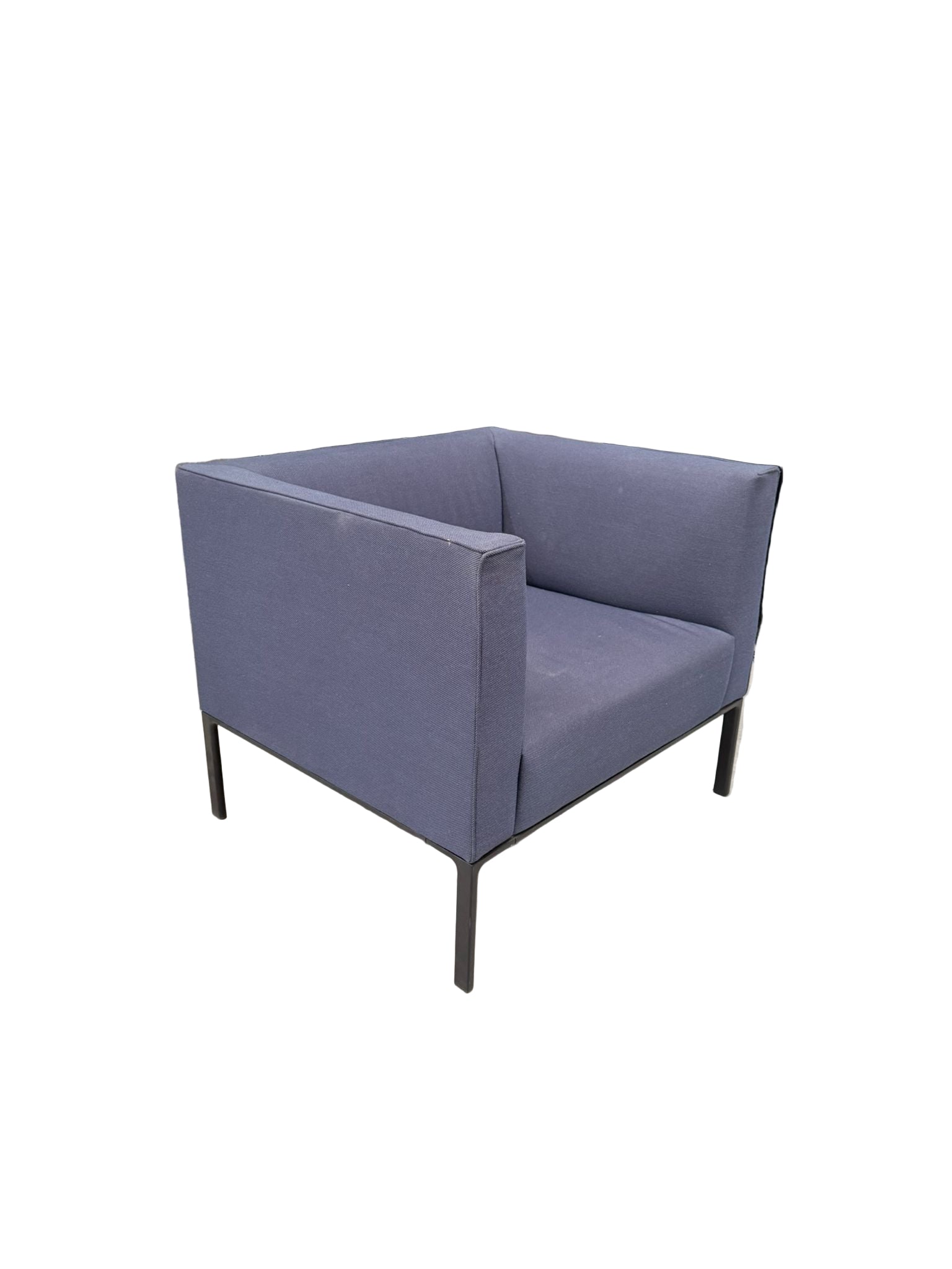 Raglan Lounge Chair Andreu World by Piergiorgio Cazzaniga