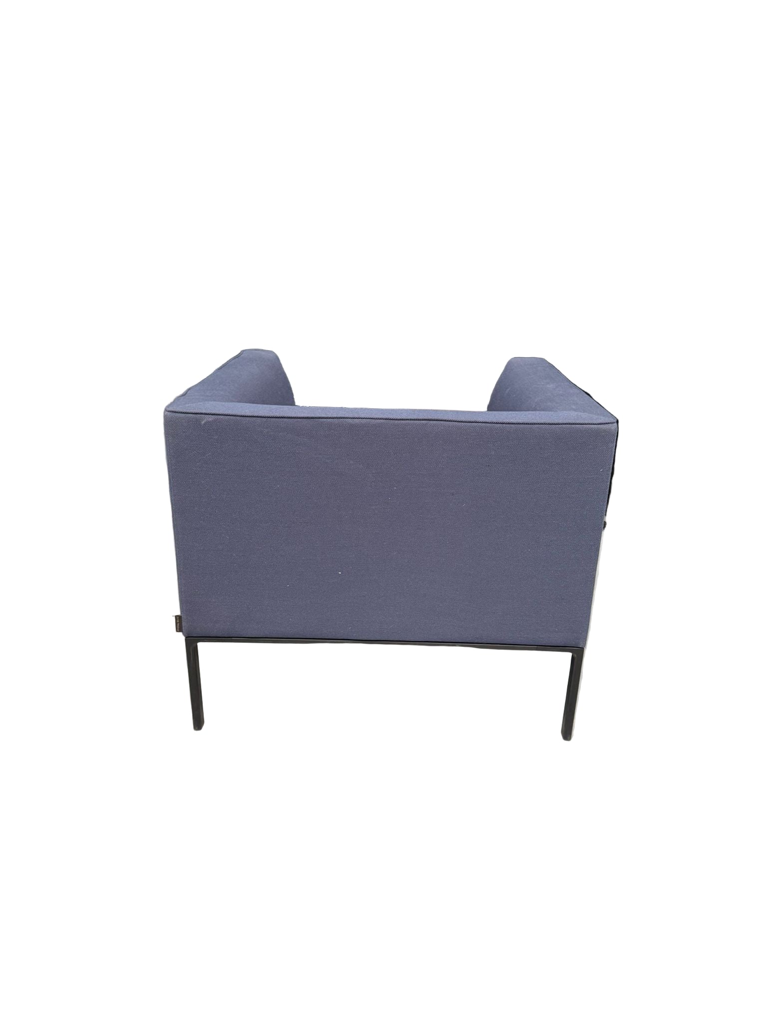 Raglan Lounge Chair Andreu World by Piergiorgio Cazzaniga