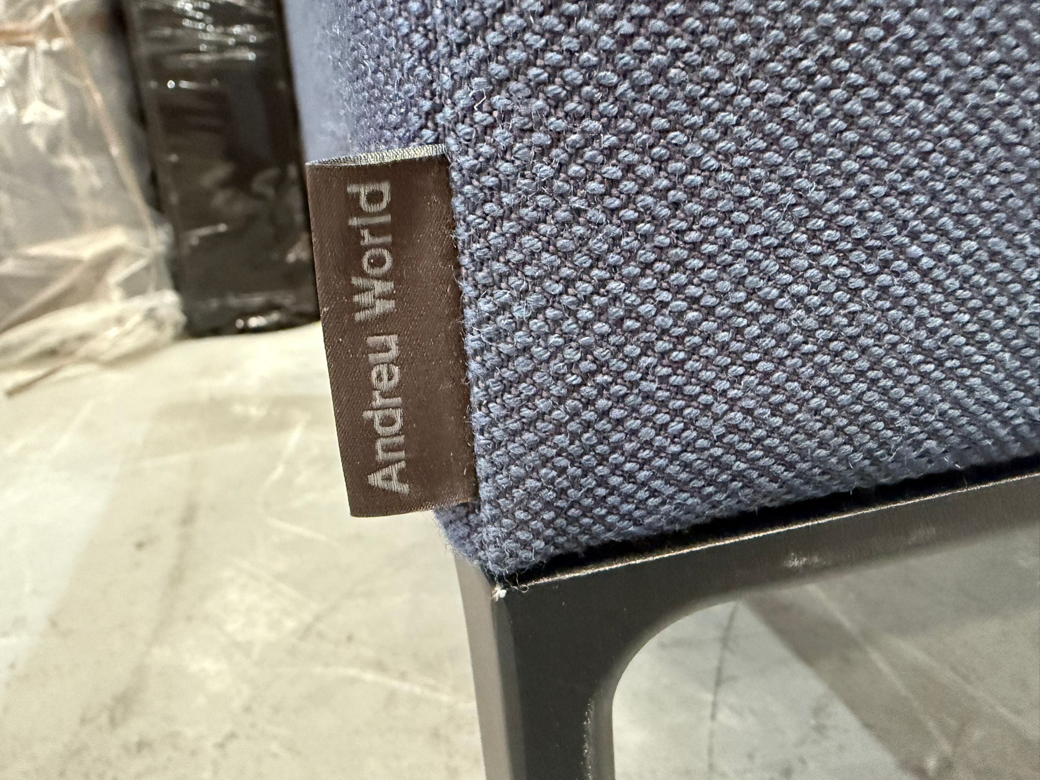 Raglan Lounge Chair Andreu World by Piergiorgio Cazzaniga