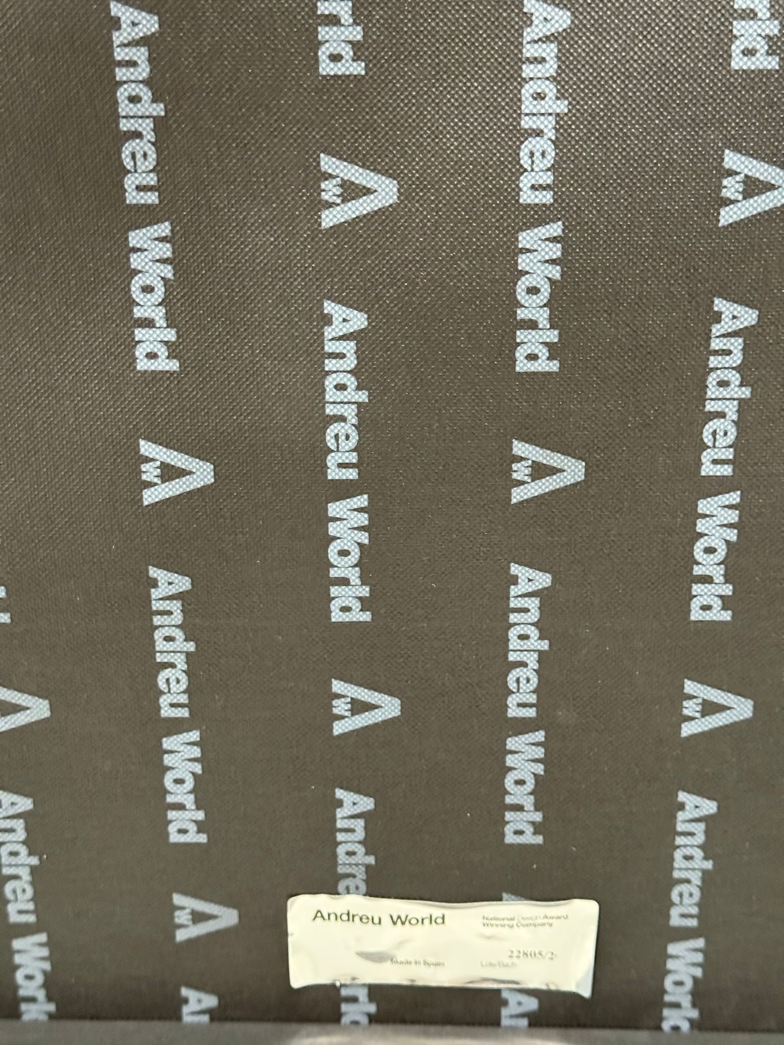 Raglan Lounge Chair Andreu World by Piergiorgio Cazzaniga