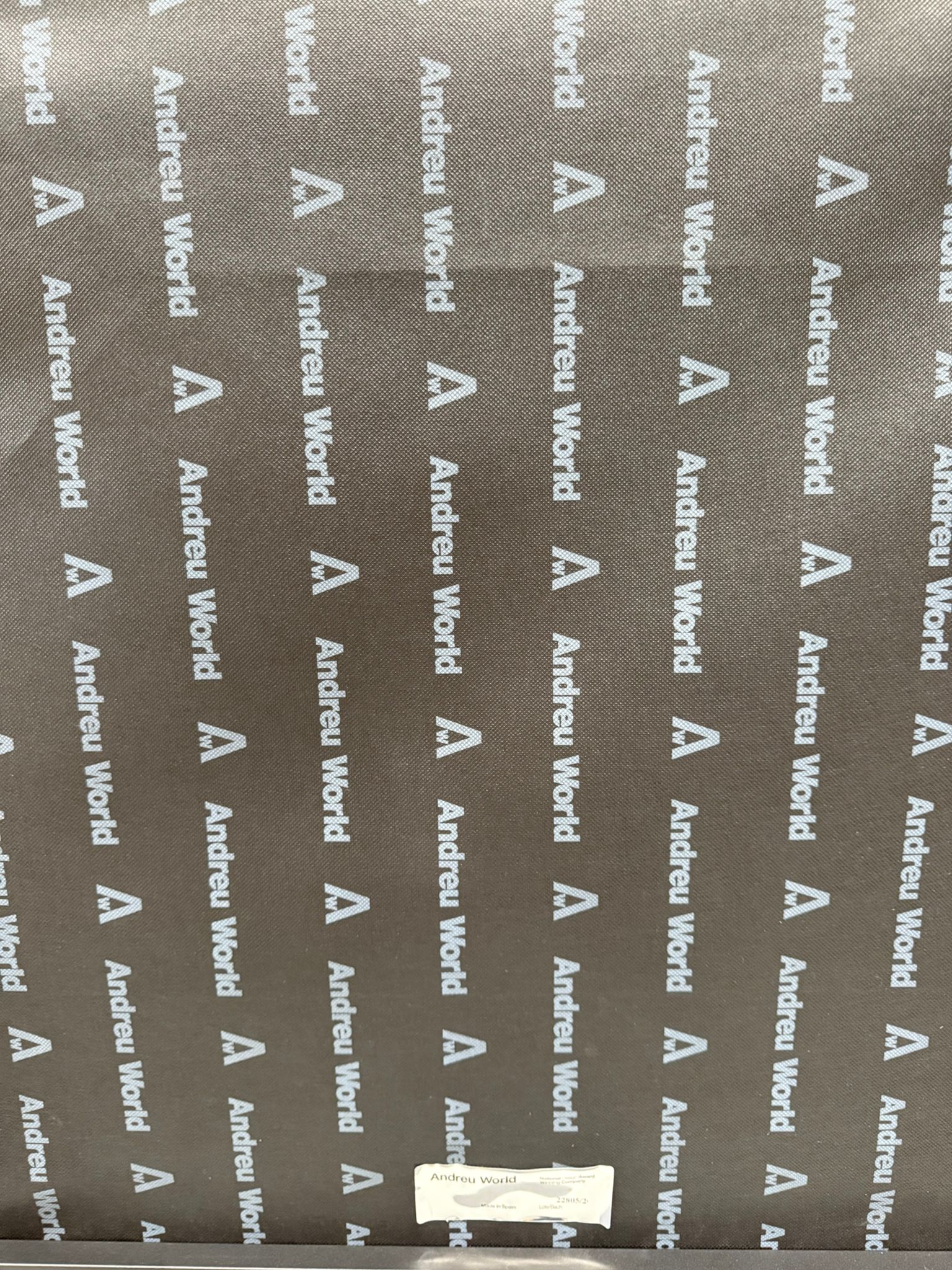 Raglan Lounge Chair Andreu World by Piergiorgio Cazzaniga