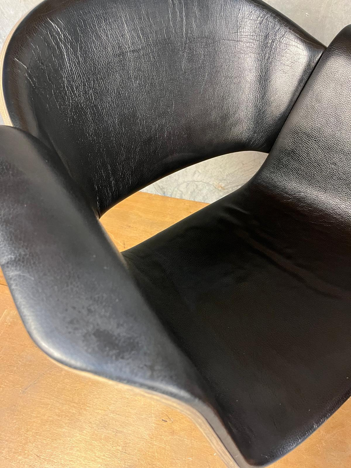 Rondo - Black leather with moulded wood - Bene