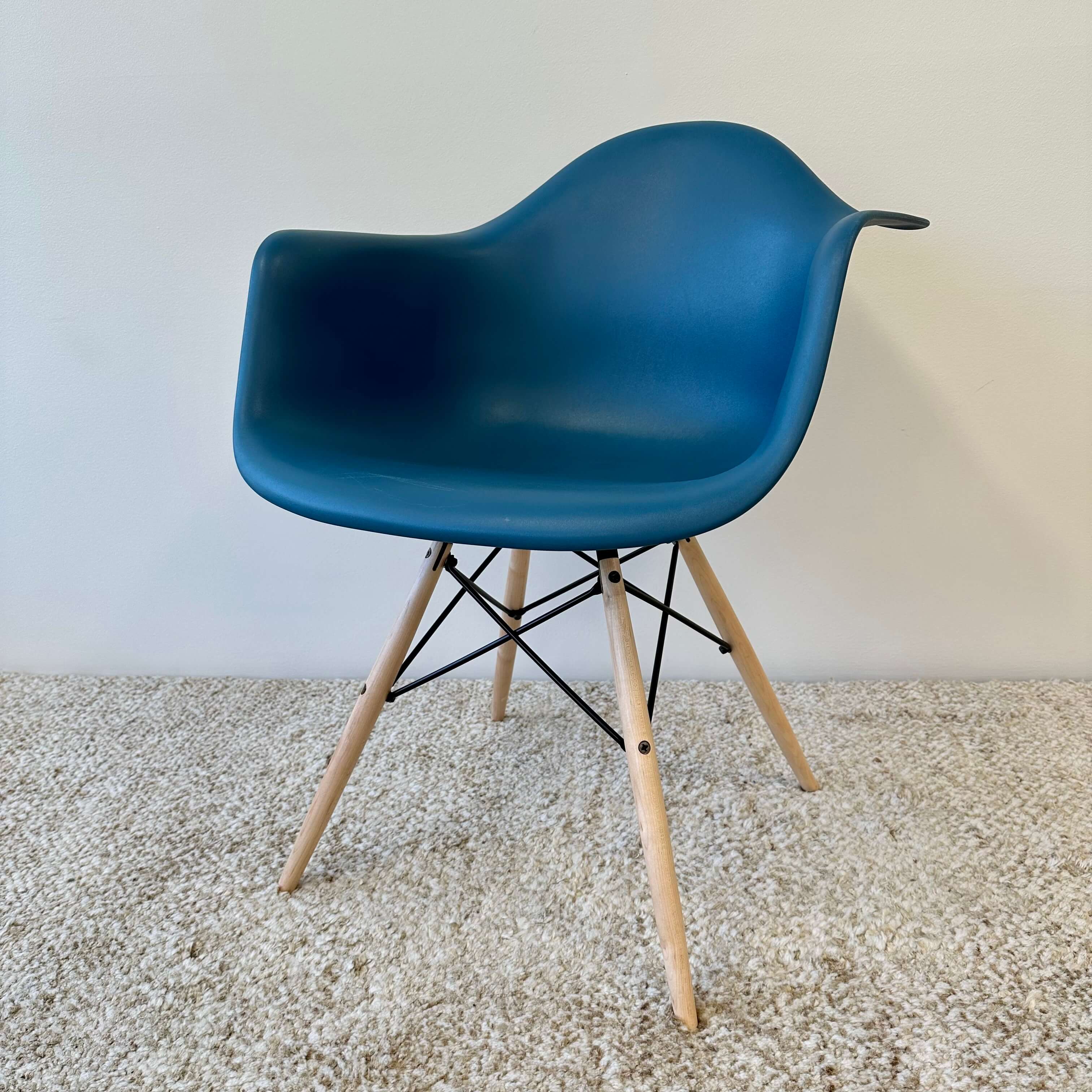 Eames moulded Armchair, Herman Miller