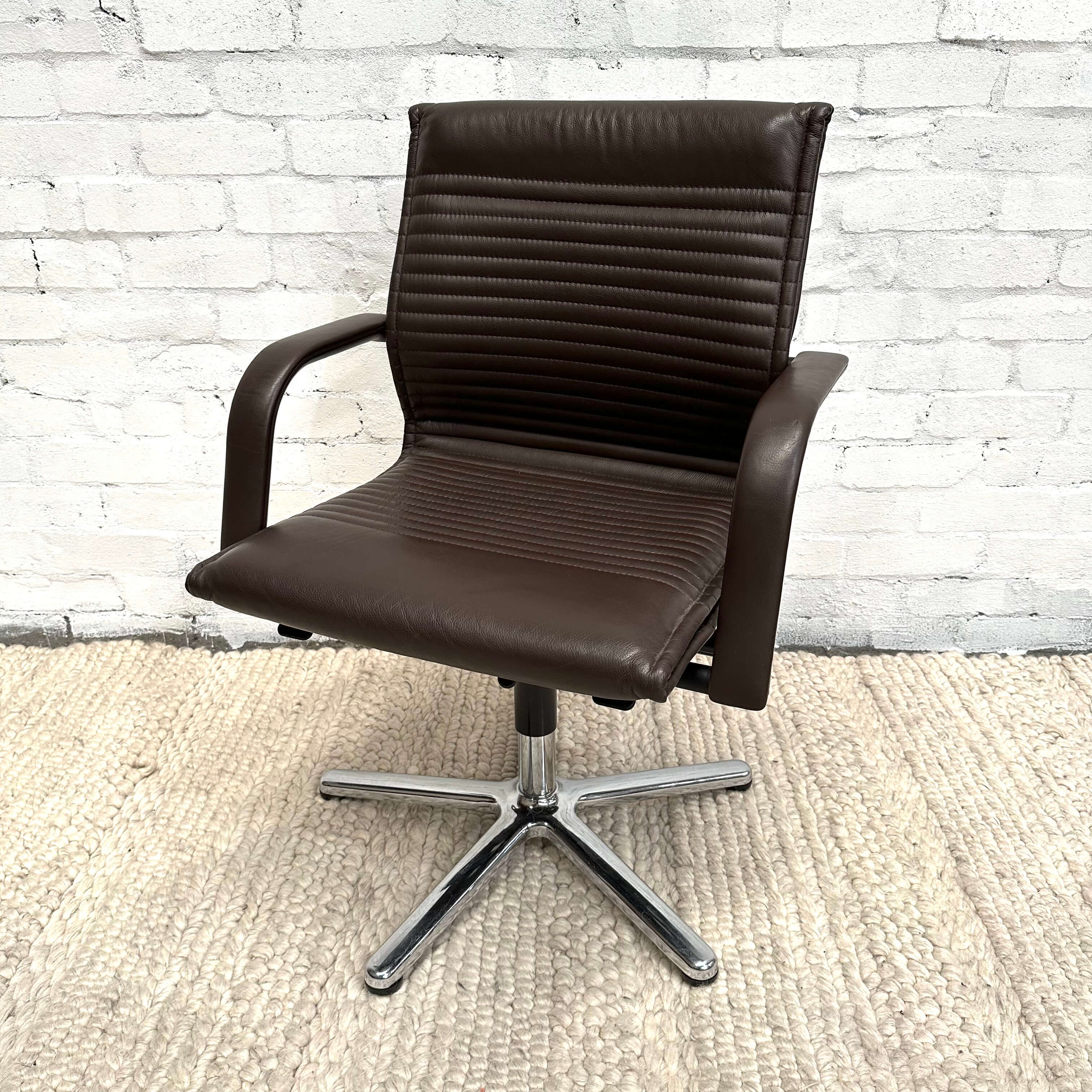 FS-Line 220 Chair - 5-Star Base