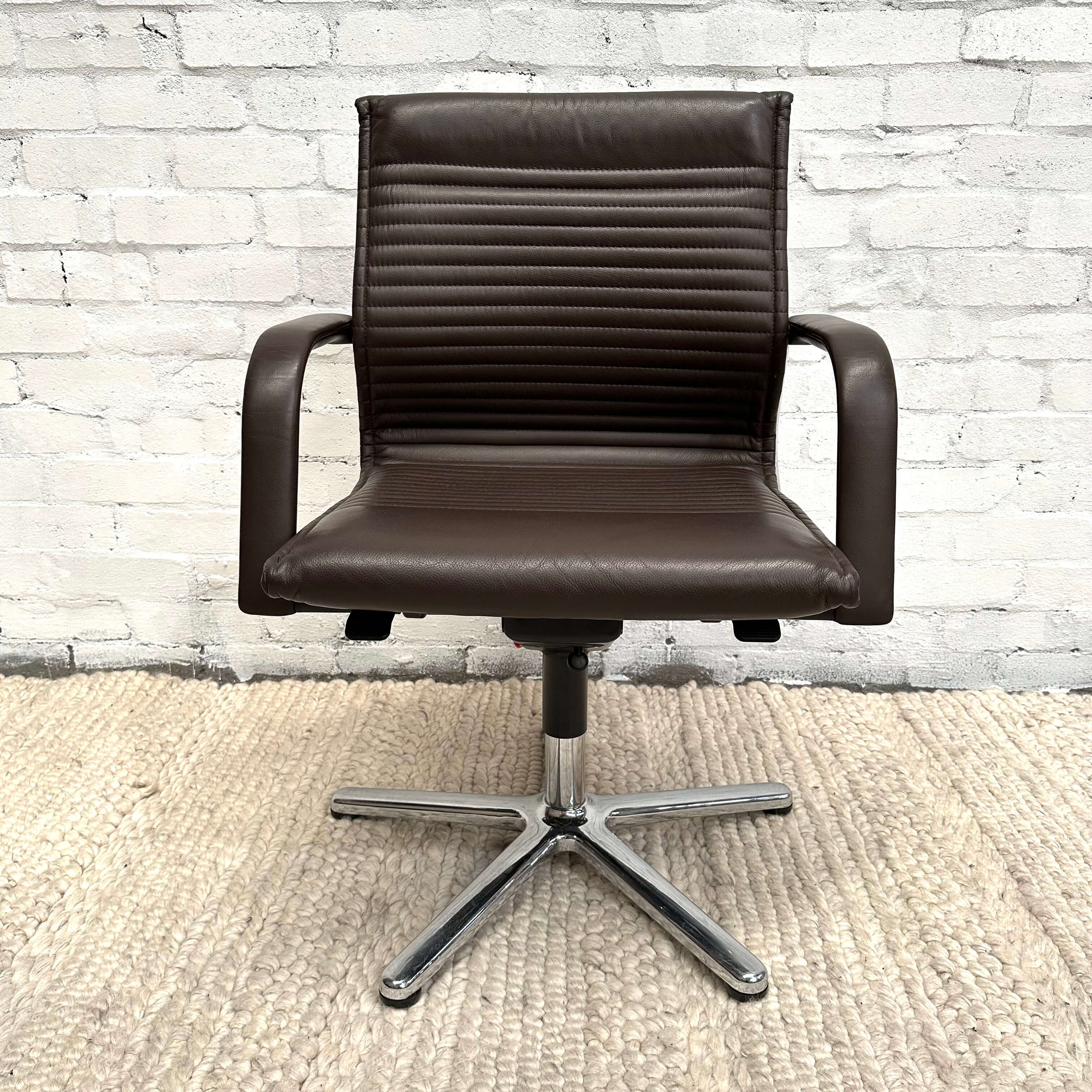 FS-Line 220 Chair - 5-Star Base