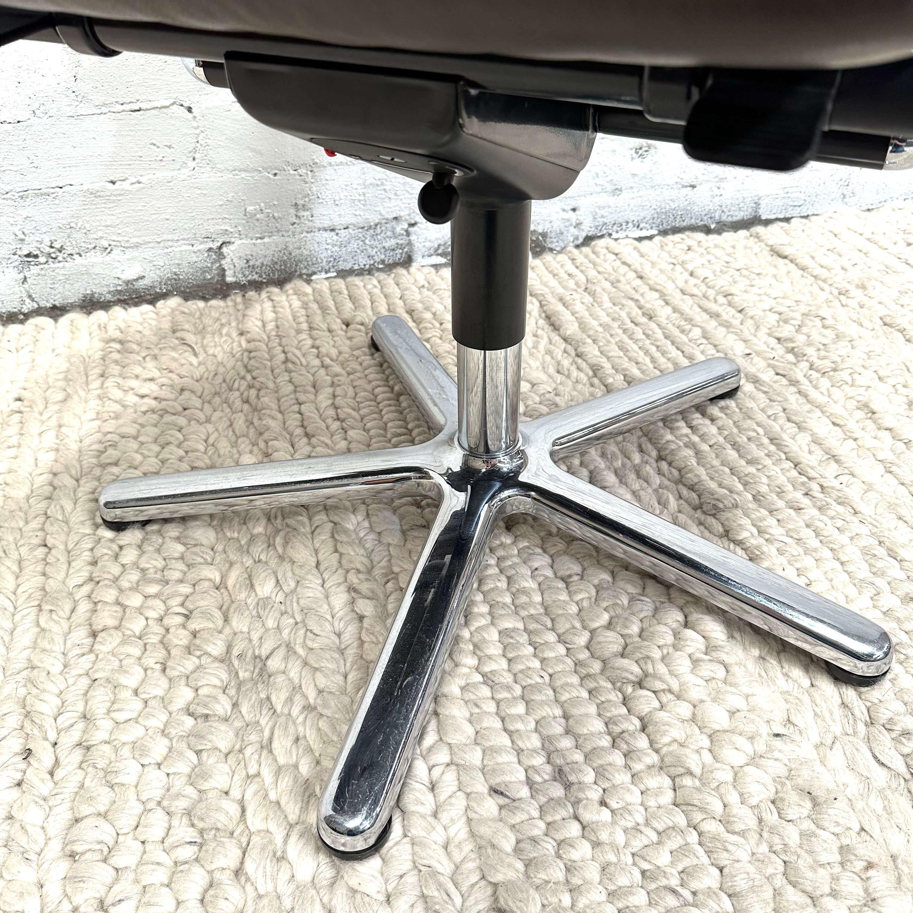 FS-Line 220 Chair - 5-Star Base