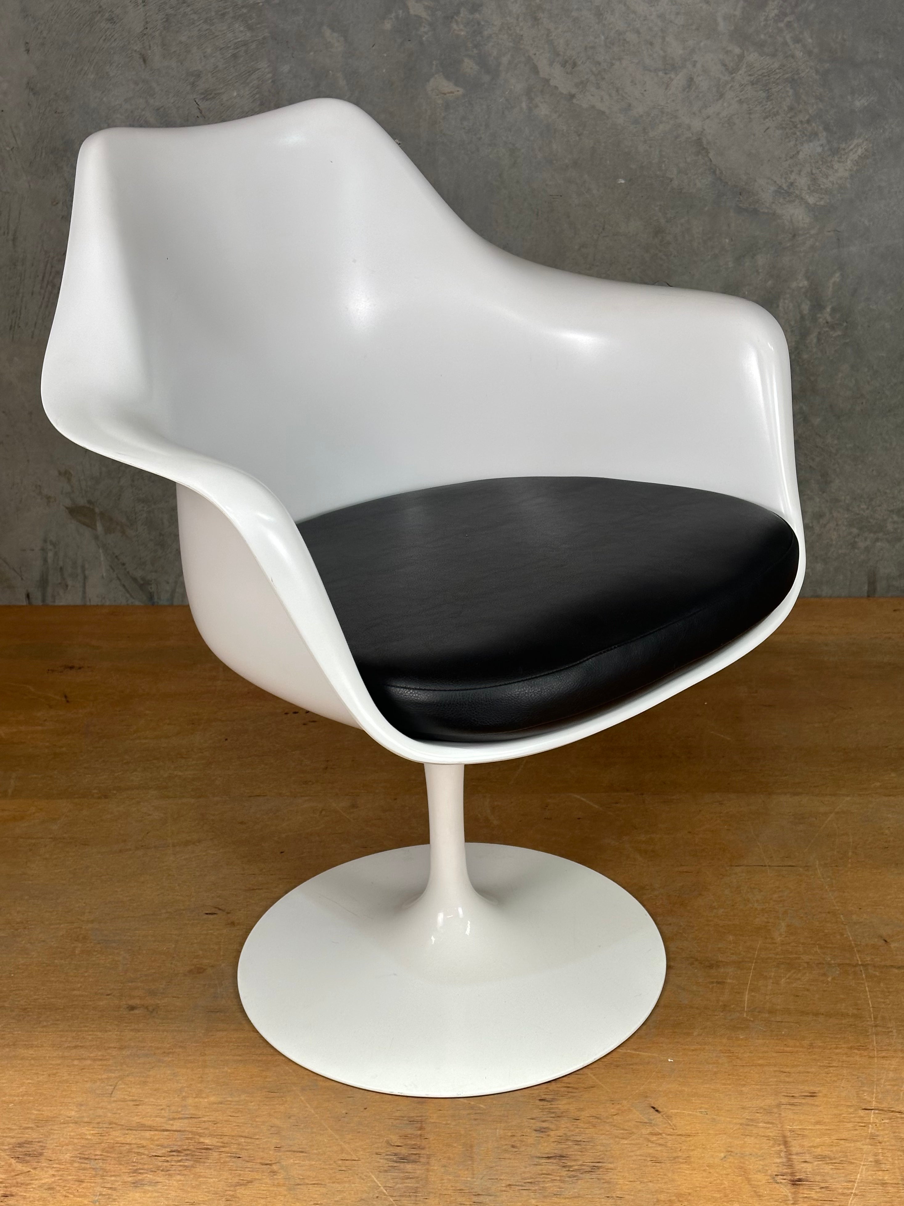 Tulip Dining Chairs With Armrests By Eero Saarinen For Knoll Us 1960's