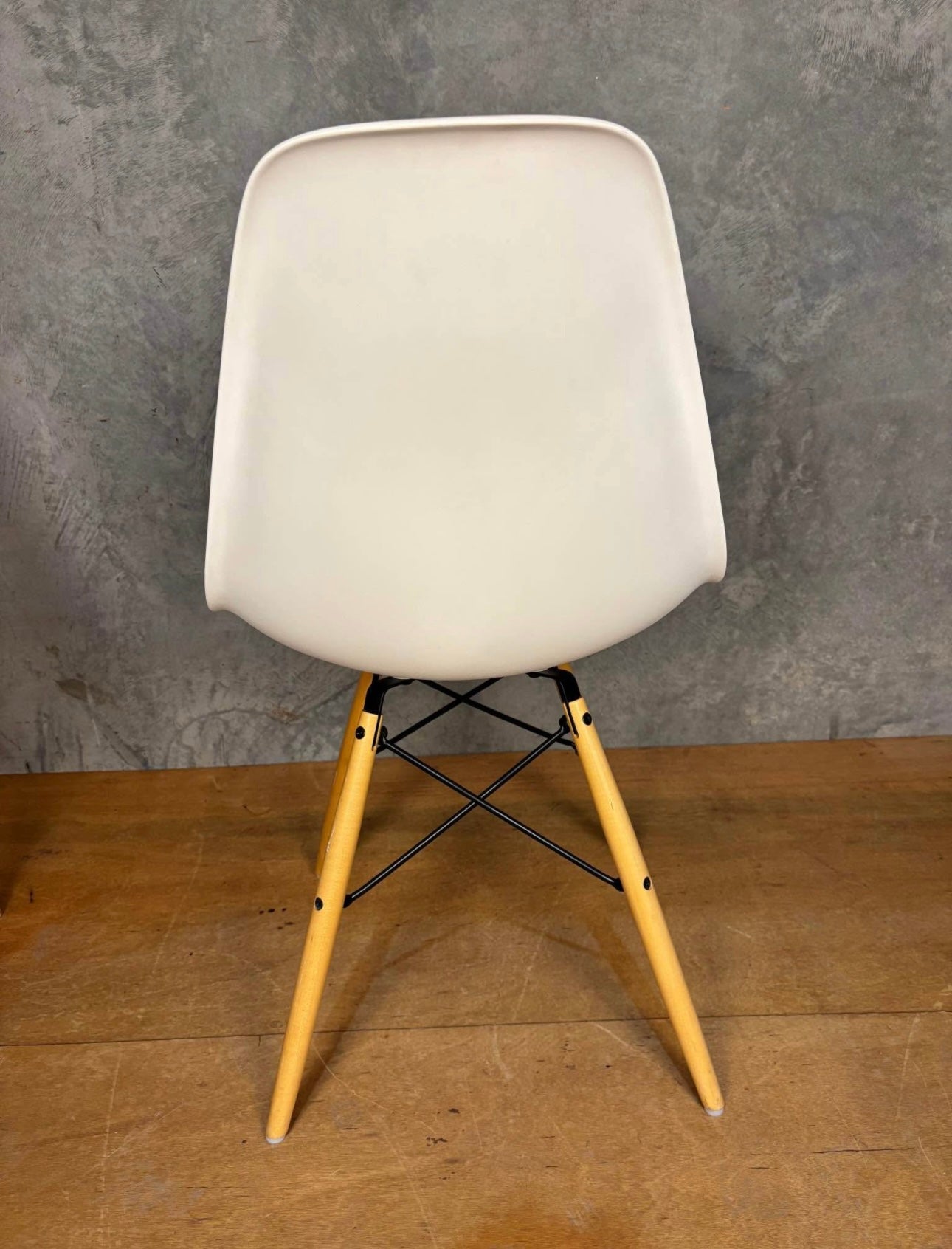 Vitra Eames Side Chair DSR White
