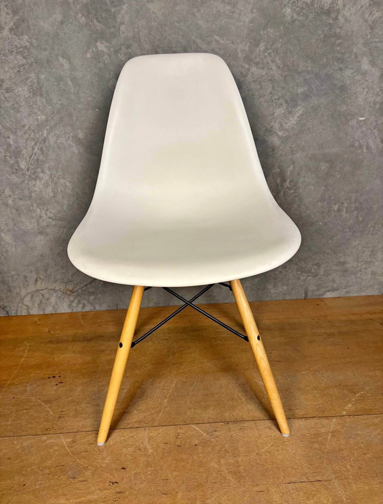 Vitra Eames Side Chair DSR White