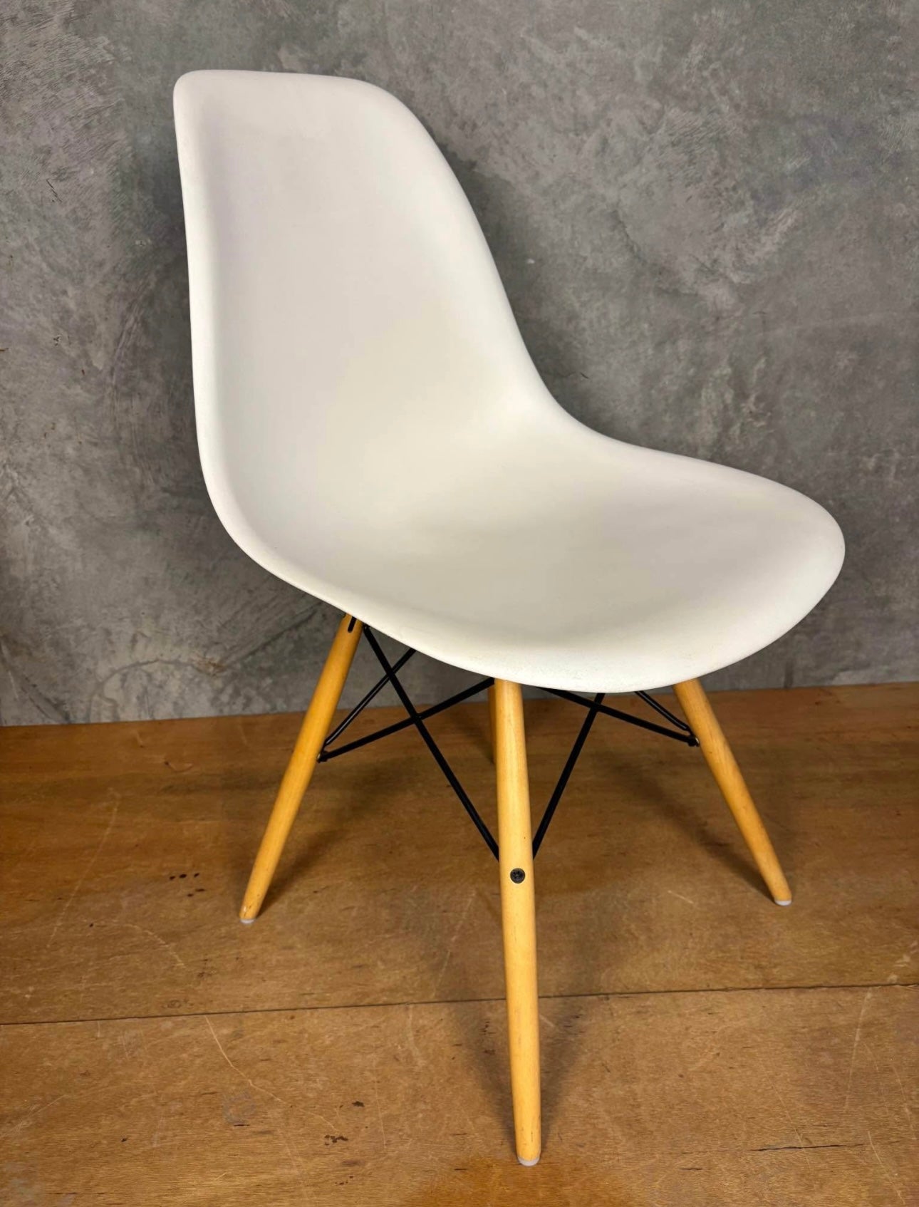 Vitra Eames Side Chair DSR White