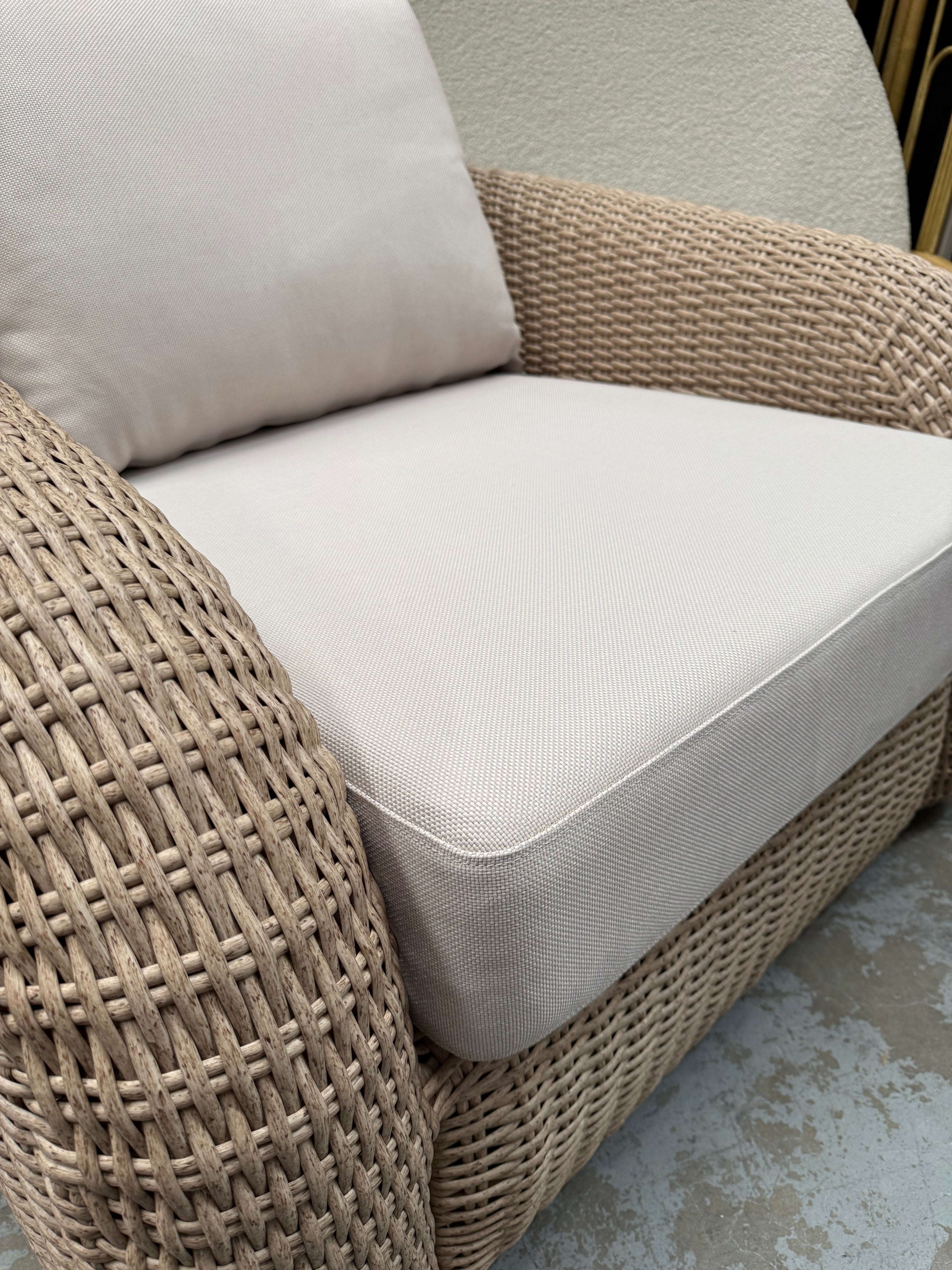 Castlery Swivel Outdoor Armchair