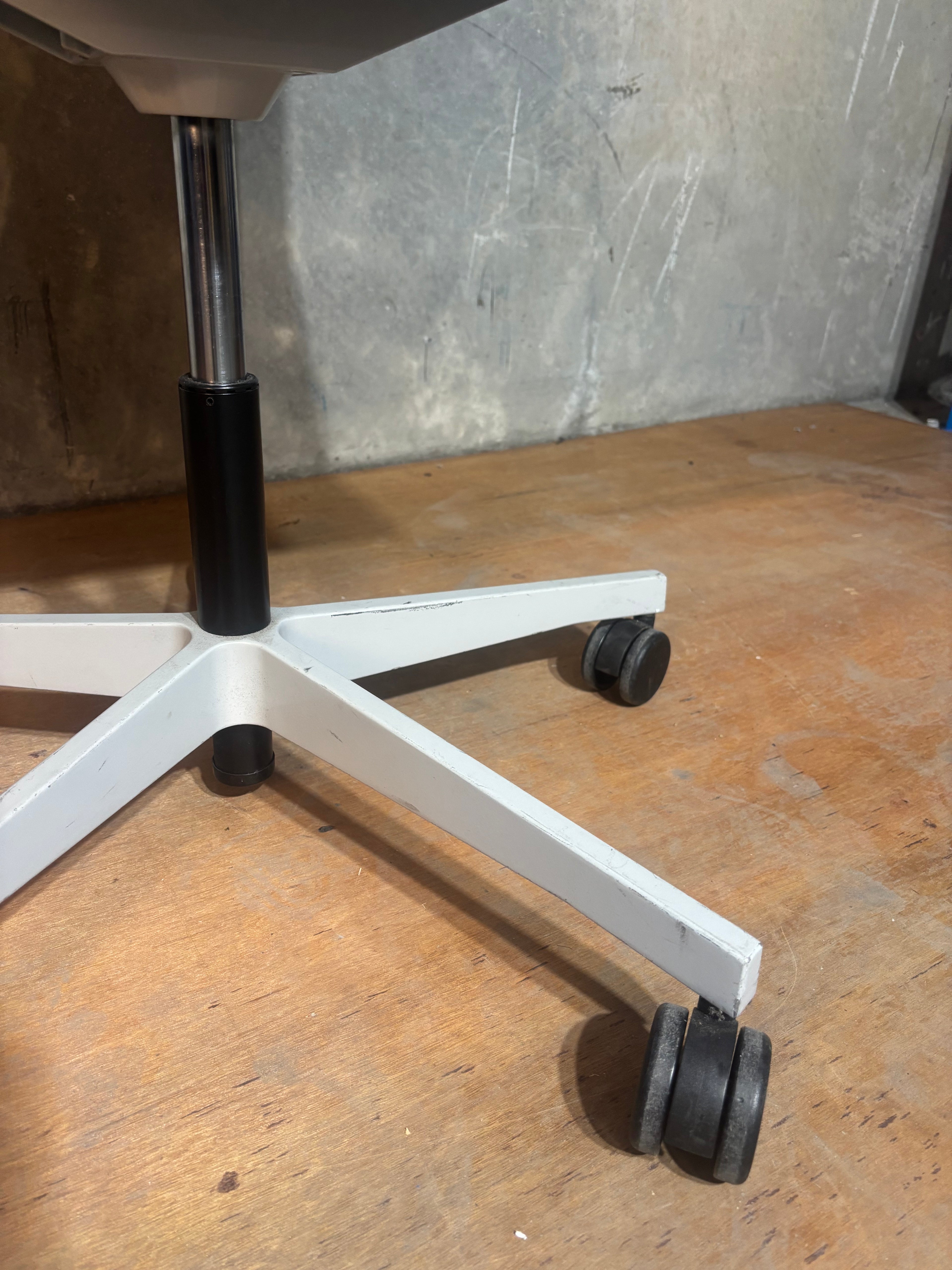 Vitra .04 chair designed by Maarten Van Severen