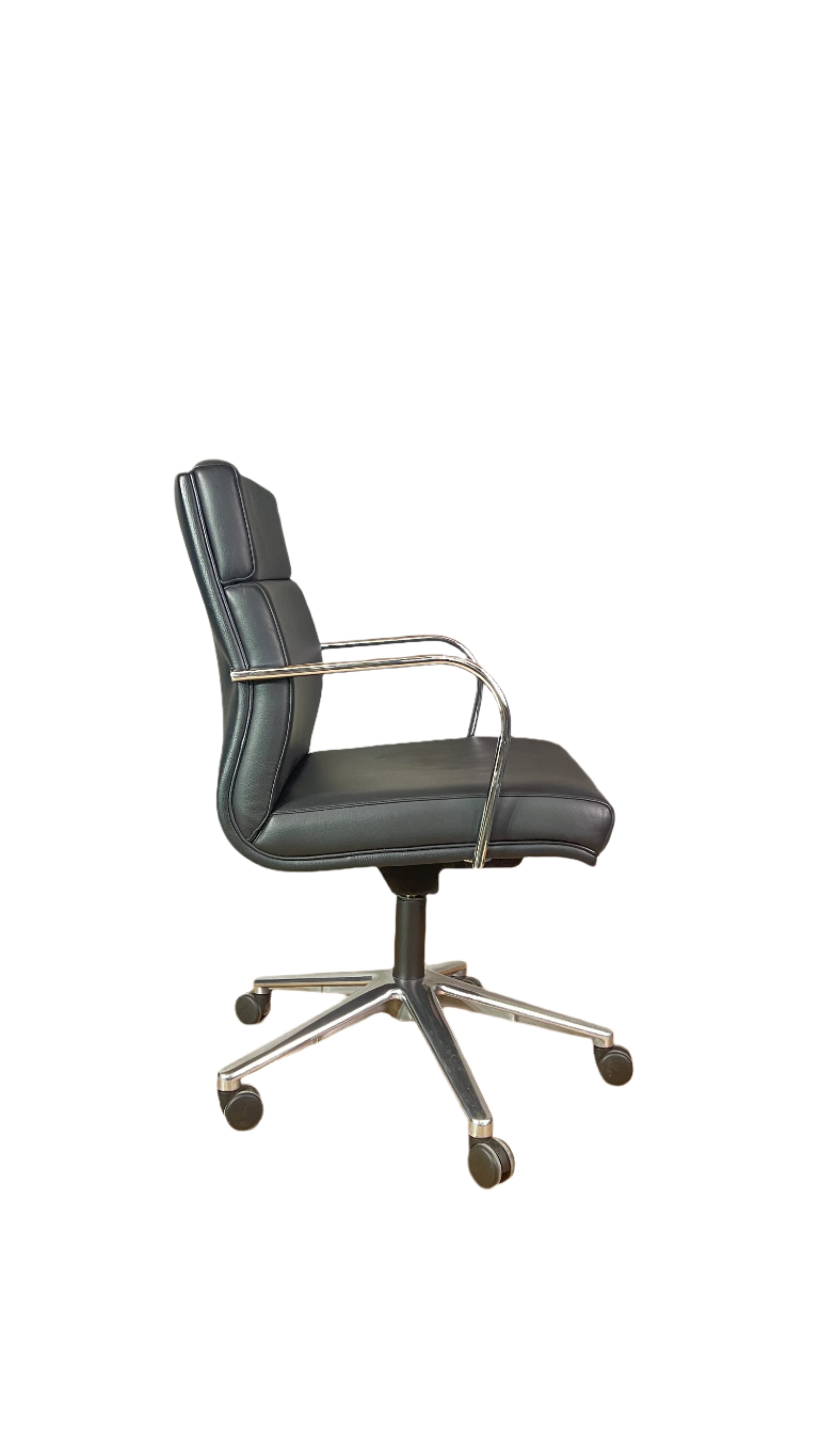 Seta Low Executive Office Chair by Les Sutterby