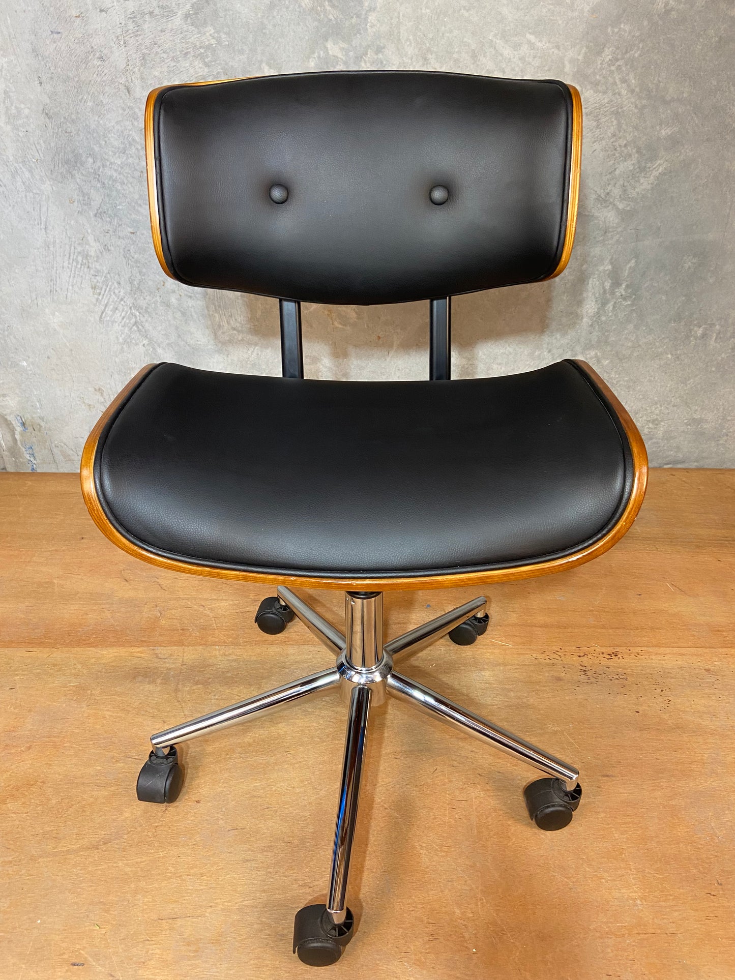Artiss wooden chair