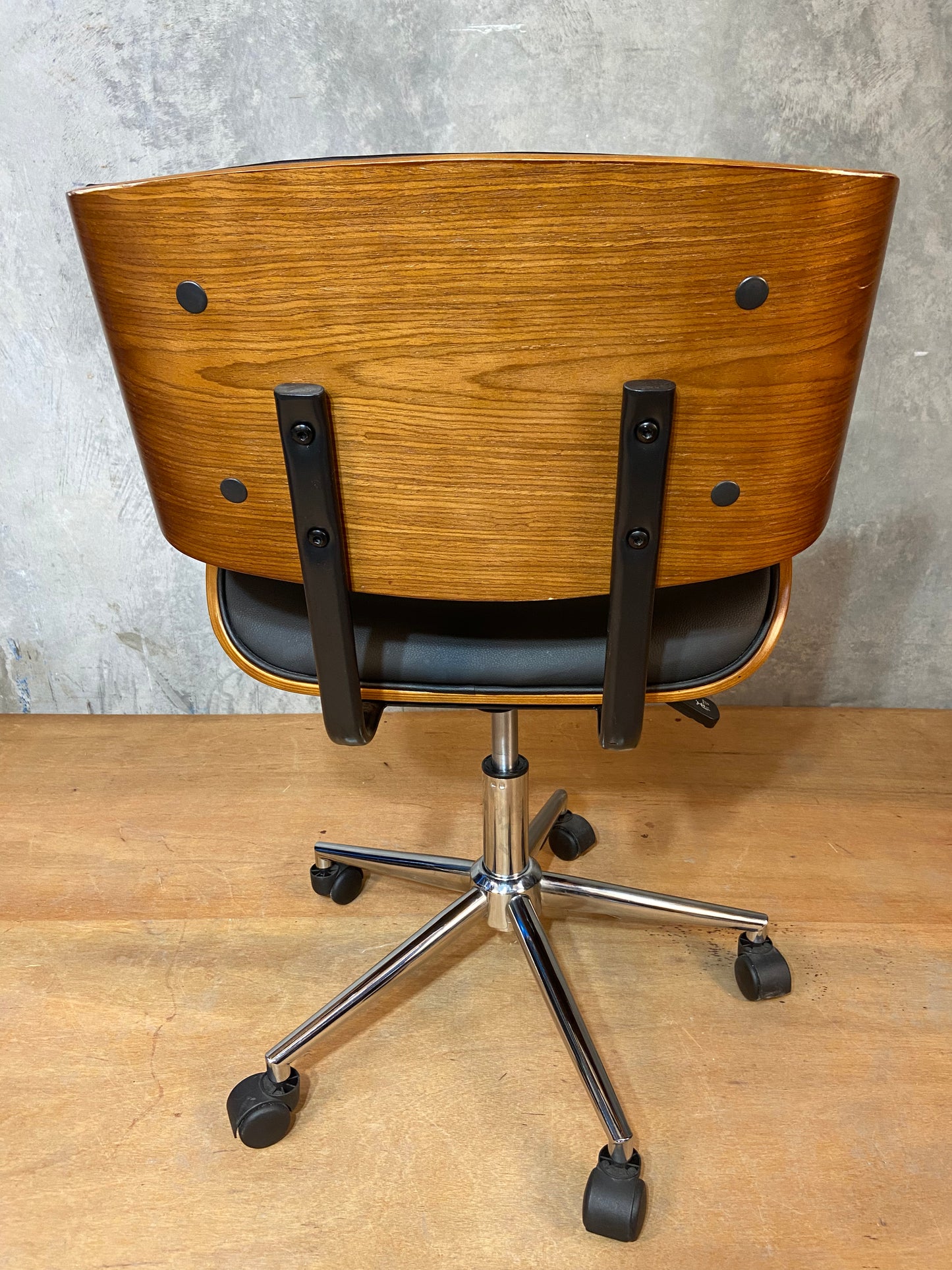 Artiss wooden chair