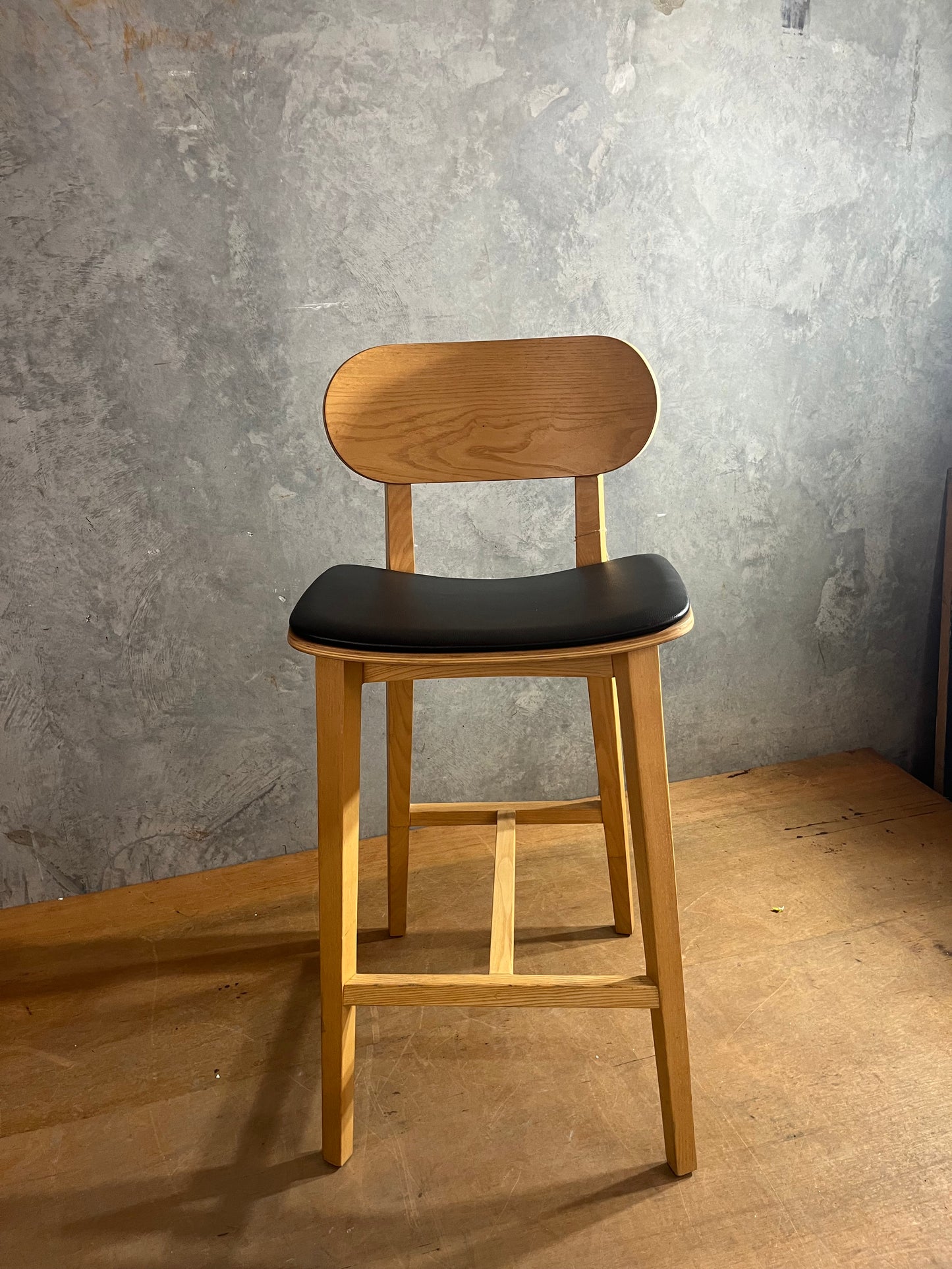Pale Timber Black Tokyo Breakout Stool