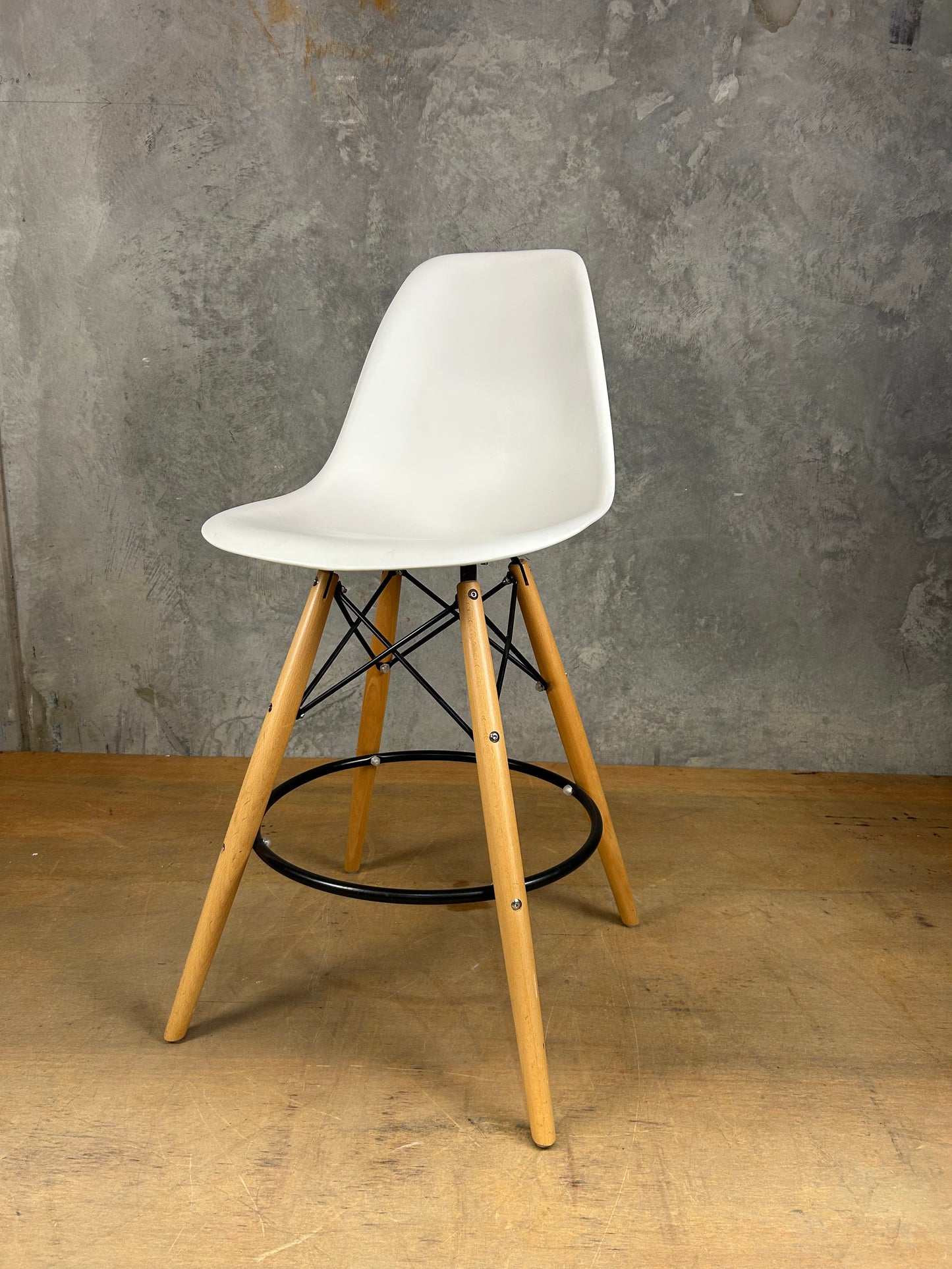 White Bar Stool with Solid Wood Legs