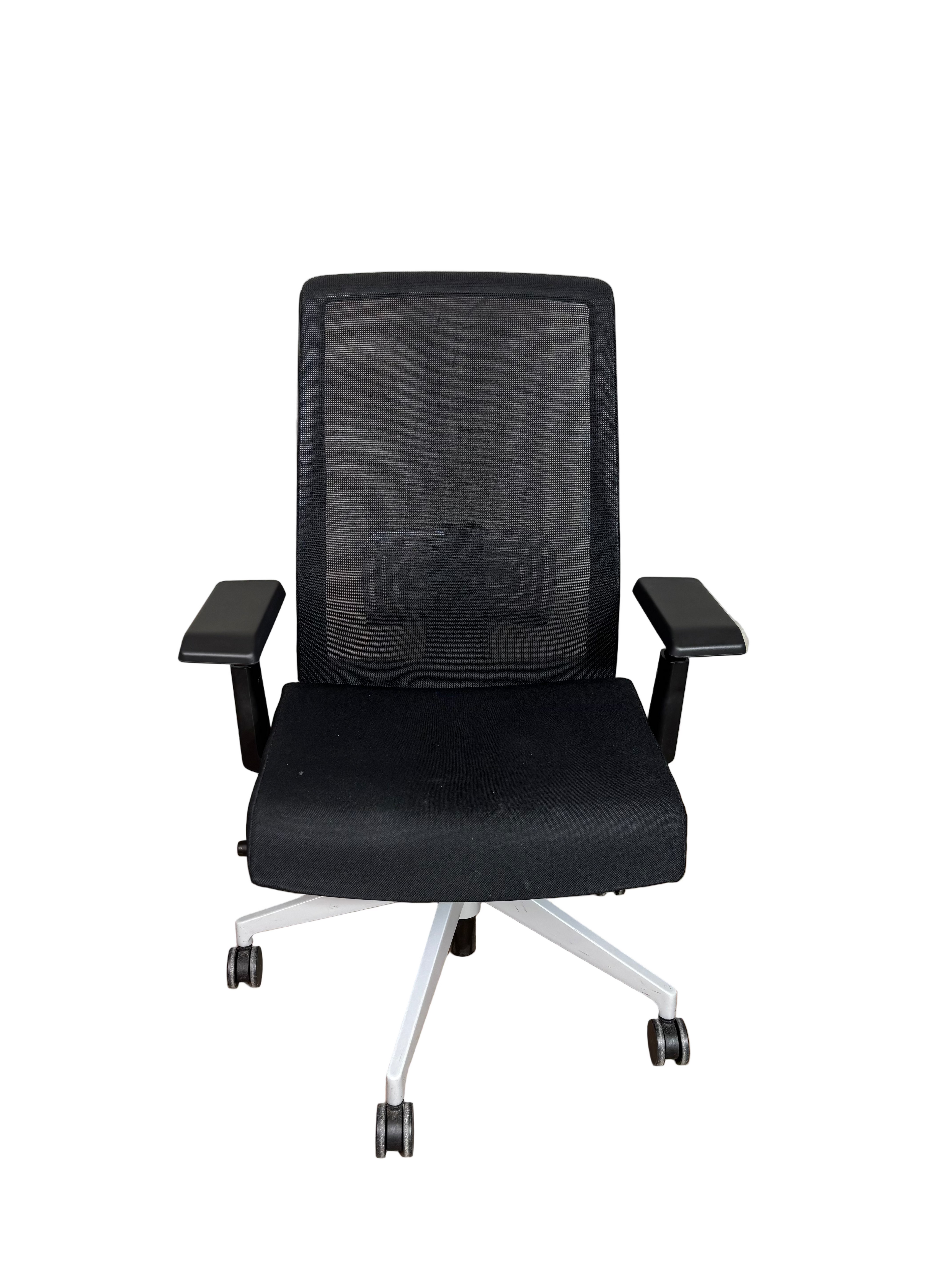 Haworth Very Task Chair, with height adjustable arms
