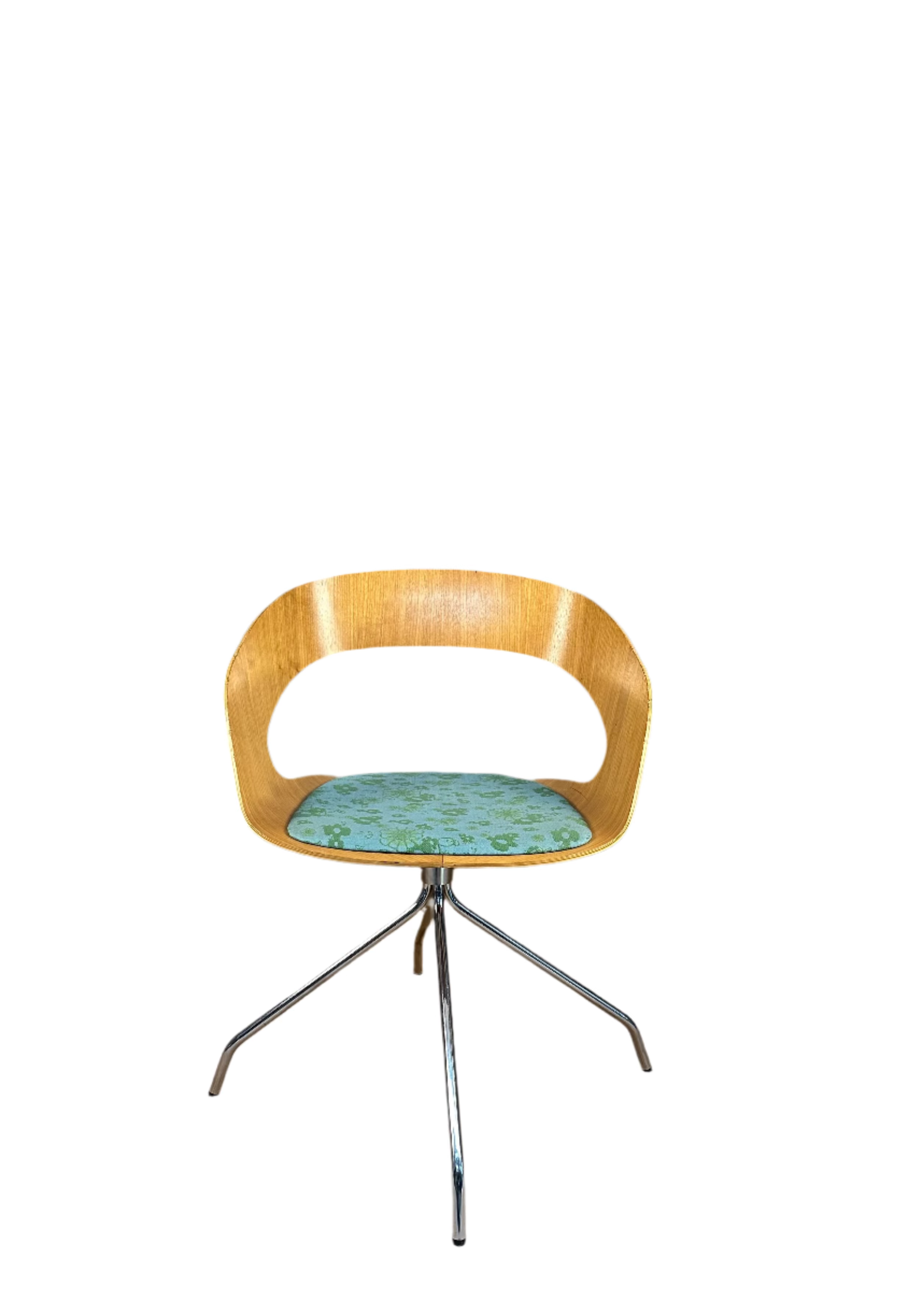 Chat Swivel Chair - Designed by Jakob Wagner