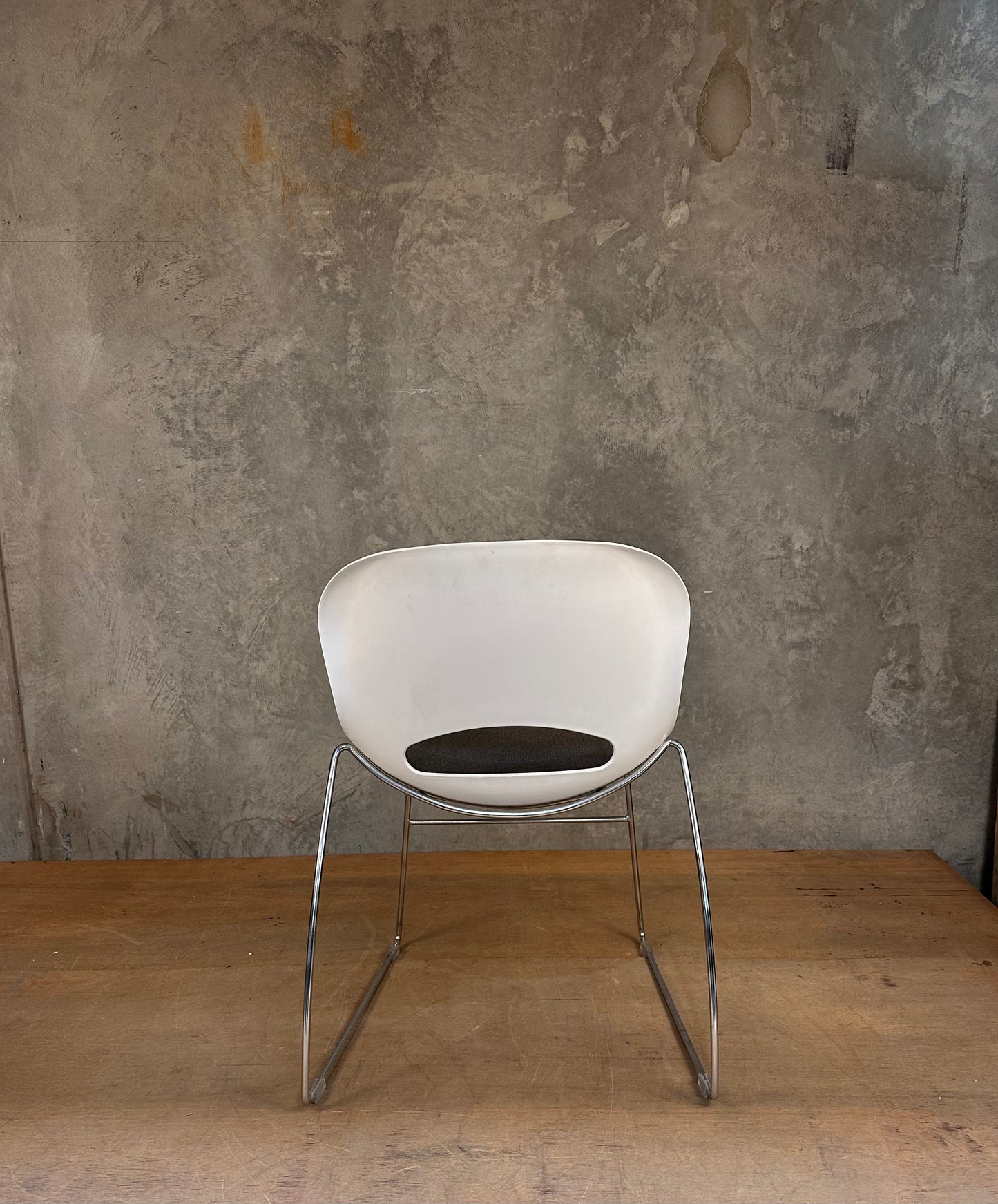 "O Chair" style chair with padded seat - white + grey cushion