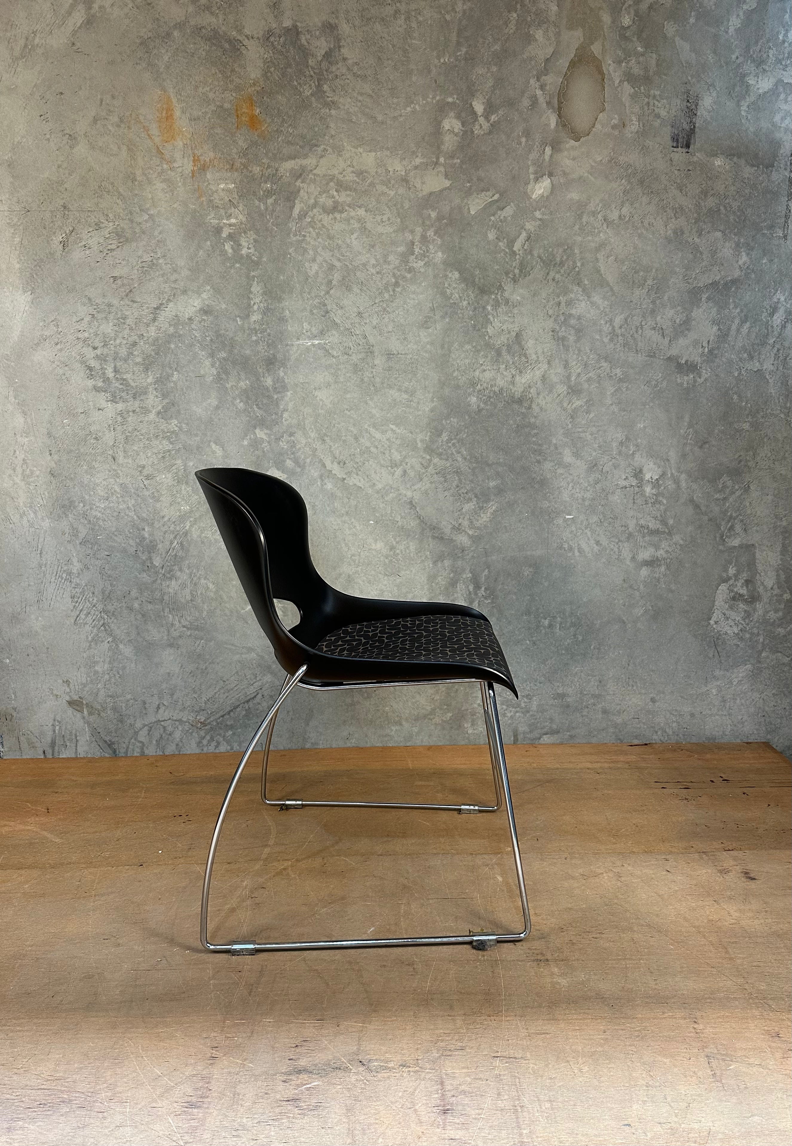 "O Chair" style chair with padded seat - black + geometric patterned cushion