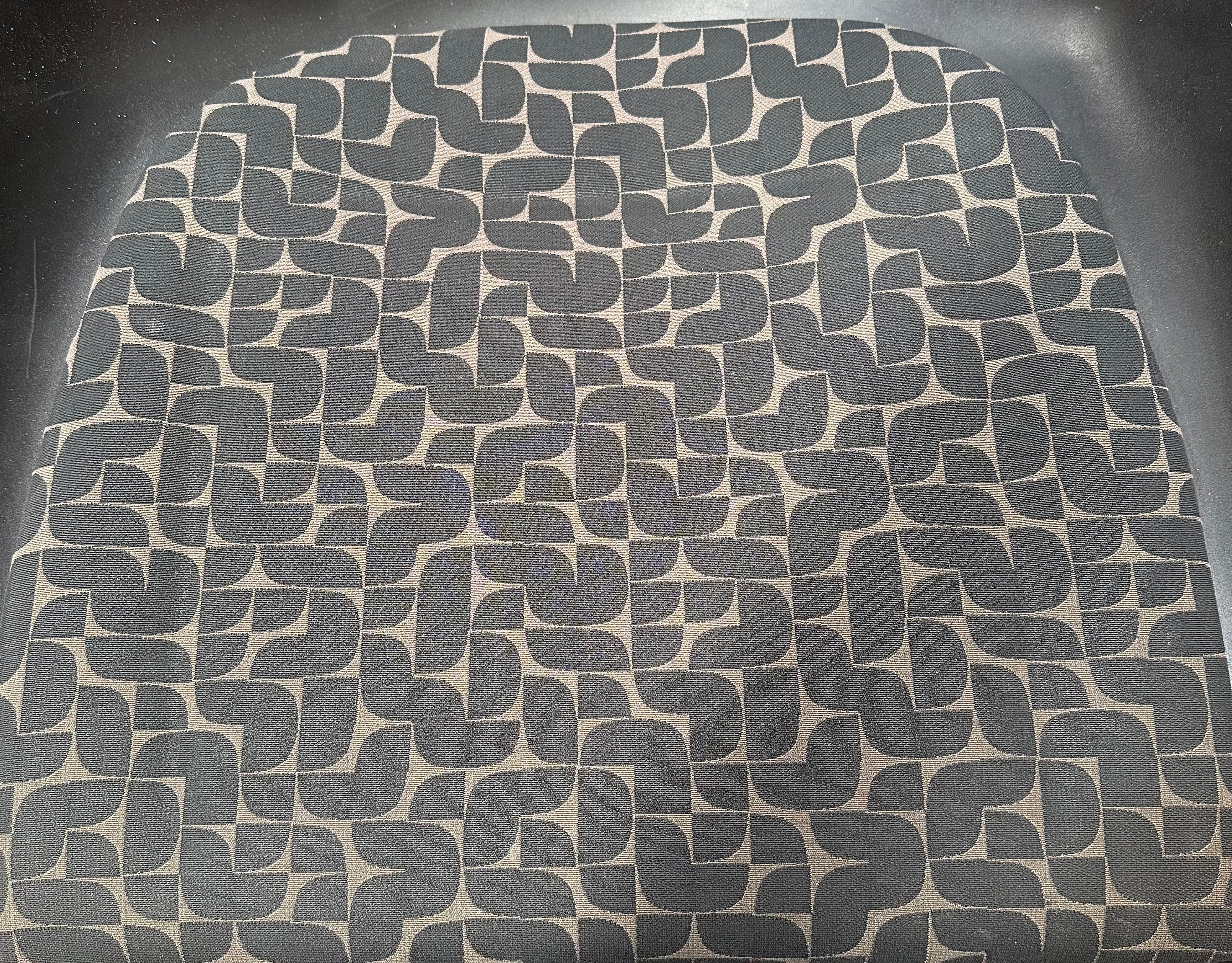 "O Chair" style chair with padded seat - black + geometric patterned cushion