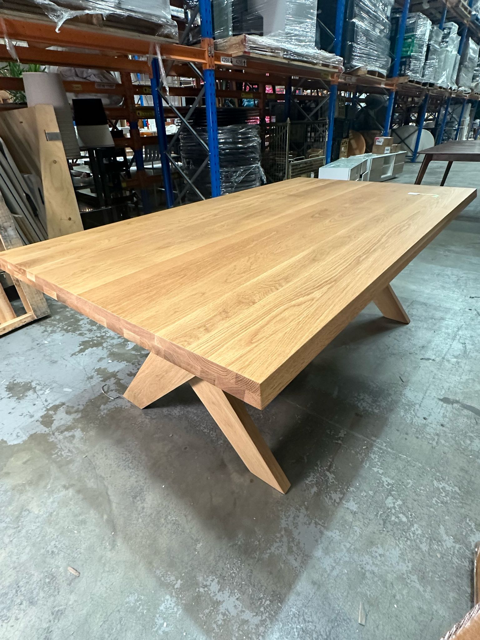 IconByDesign Axel - Rectangular Dining Table