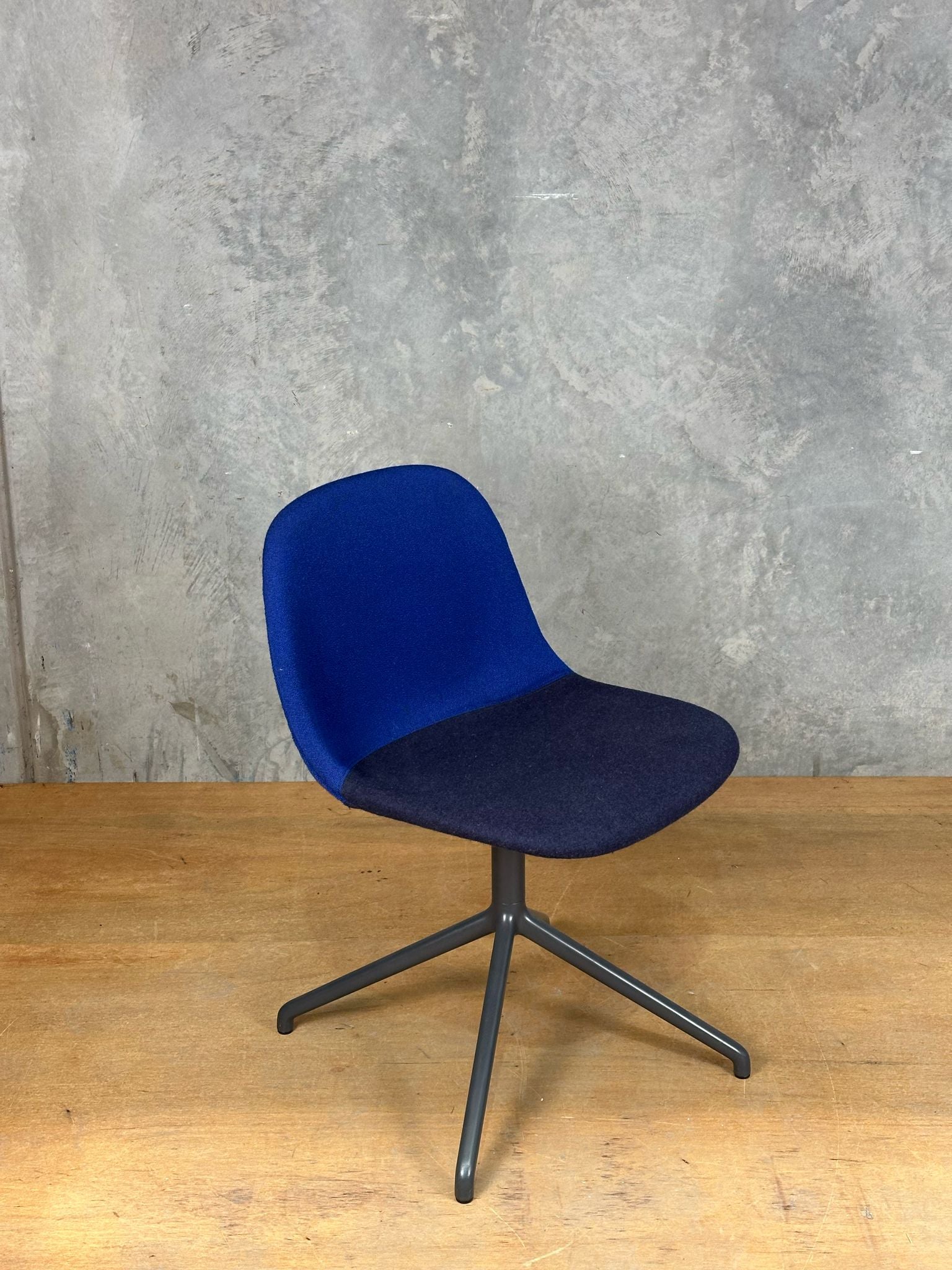Muuto Fiber Side Chair - Swivel Base