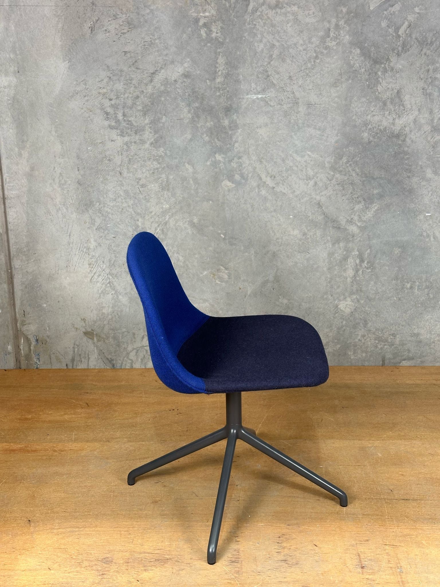 Muuto Fiber Side Chair - Swivel Base