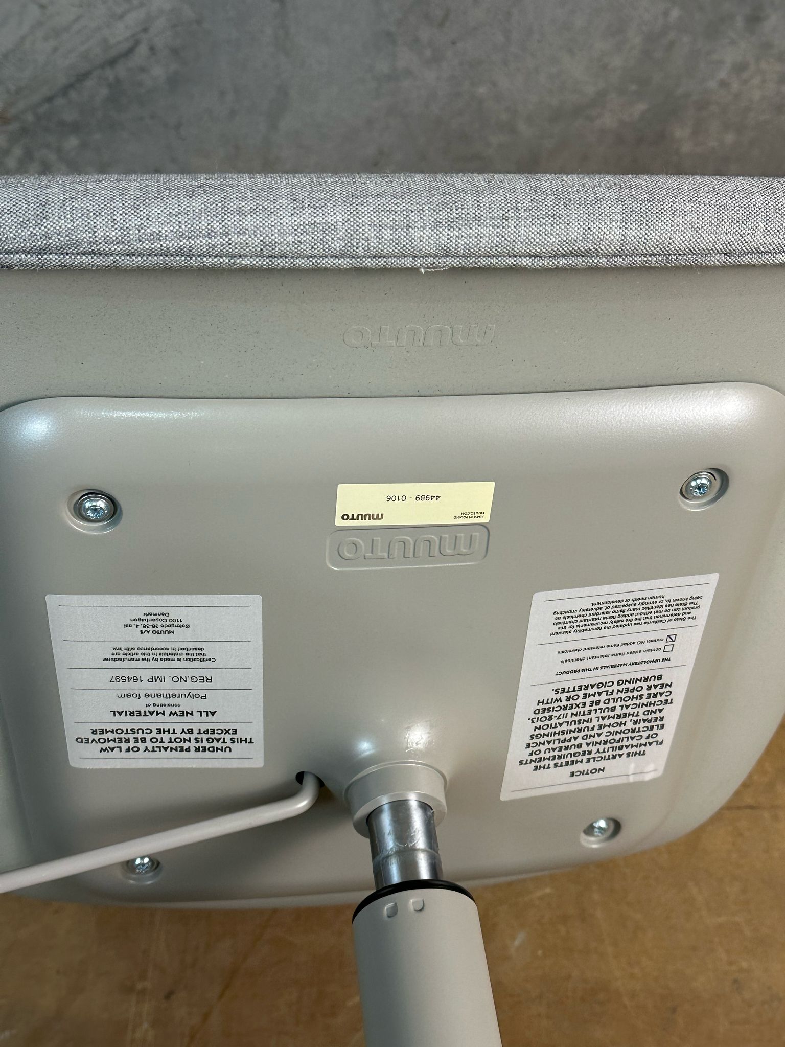 Fiber Armchair Swivel Base w. Gas Lift and Castors