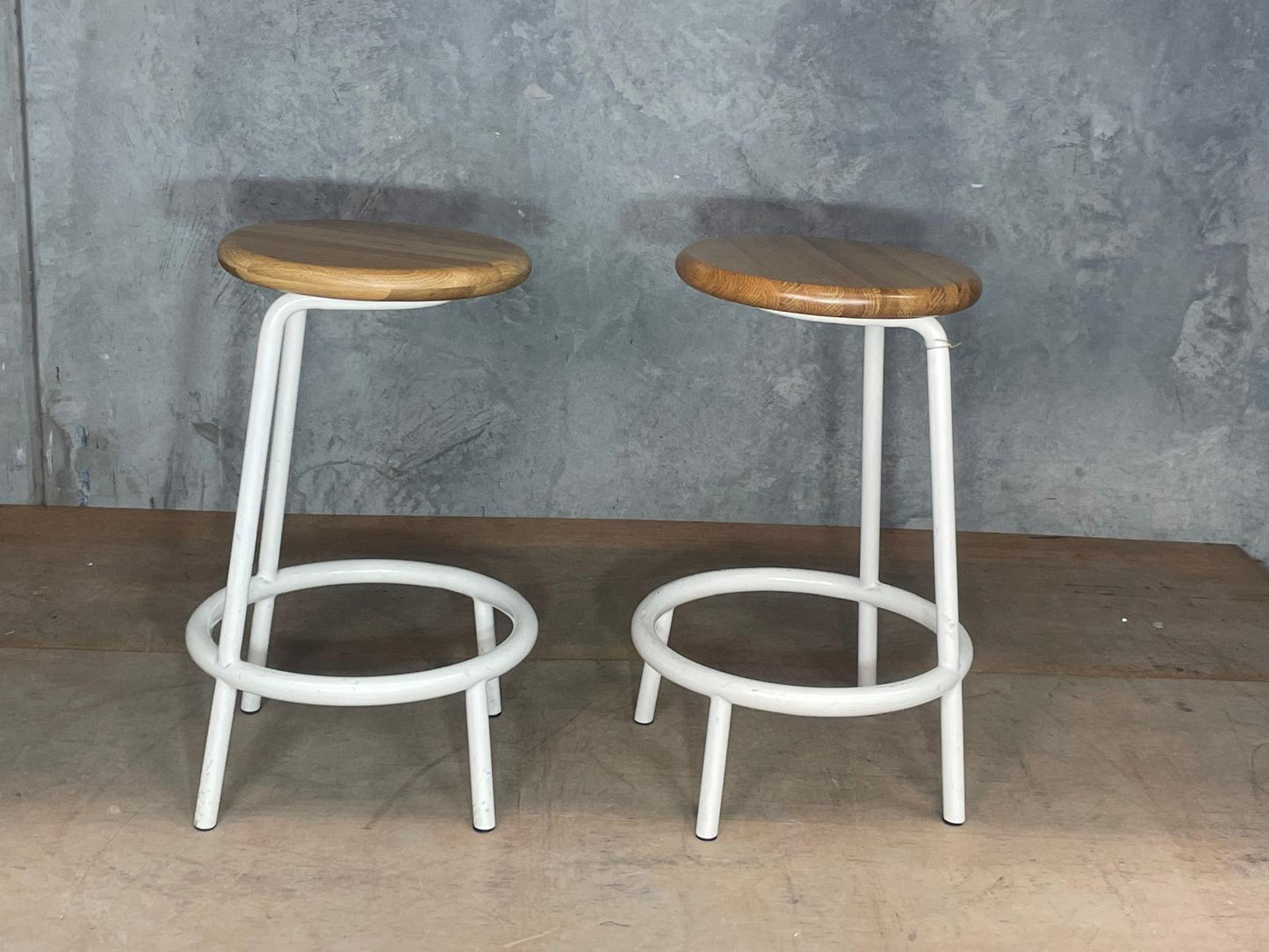 Volar stool by Alexander Lotersztain for Derlot