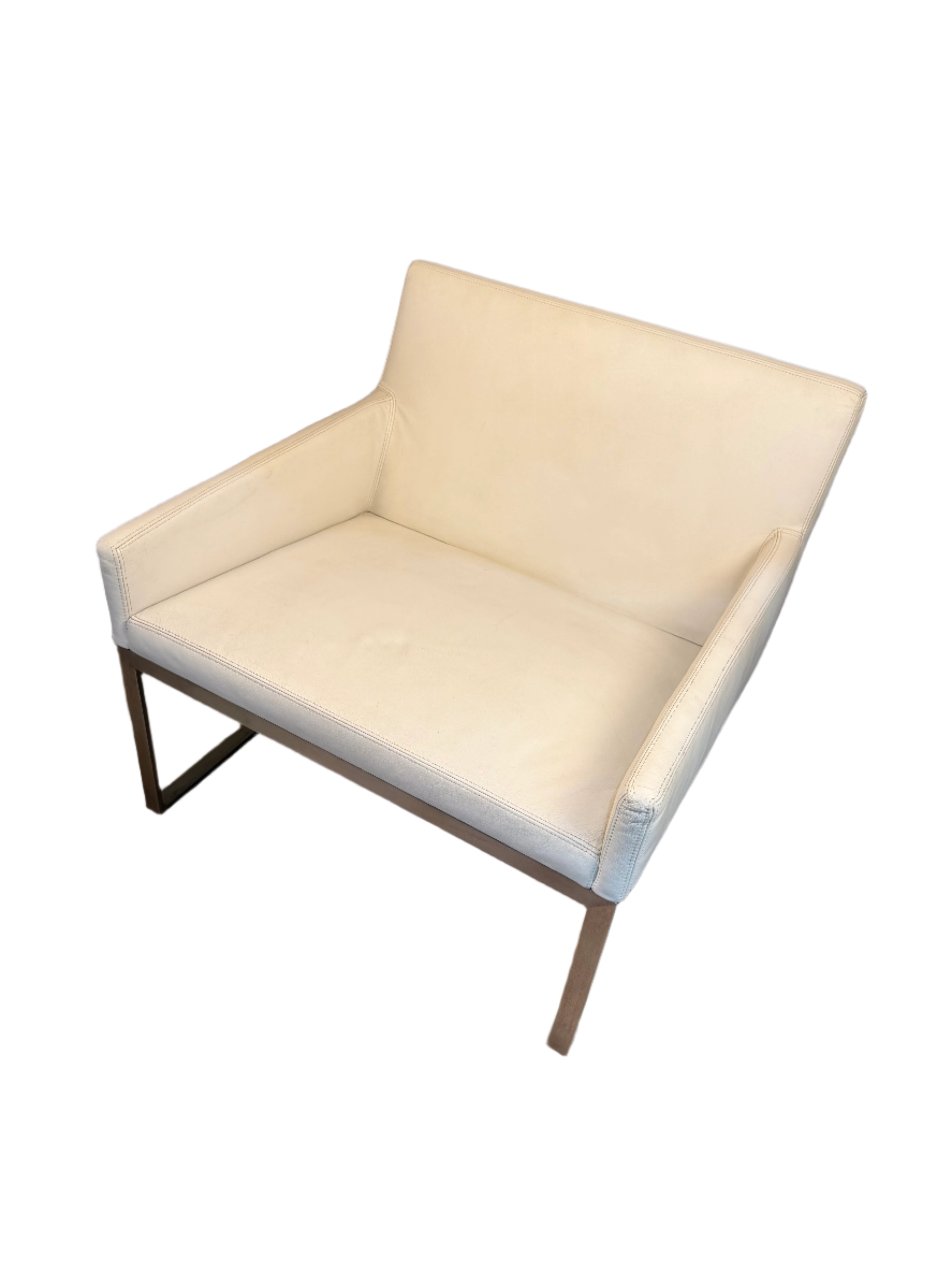 White leather lounge chair 2010s Fabien Baron for Bernhardt