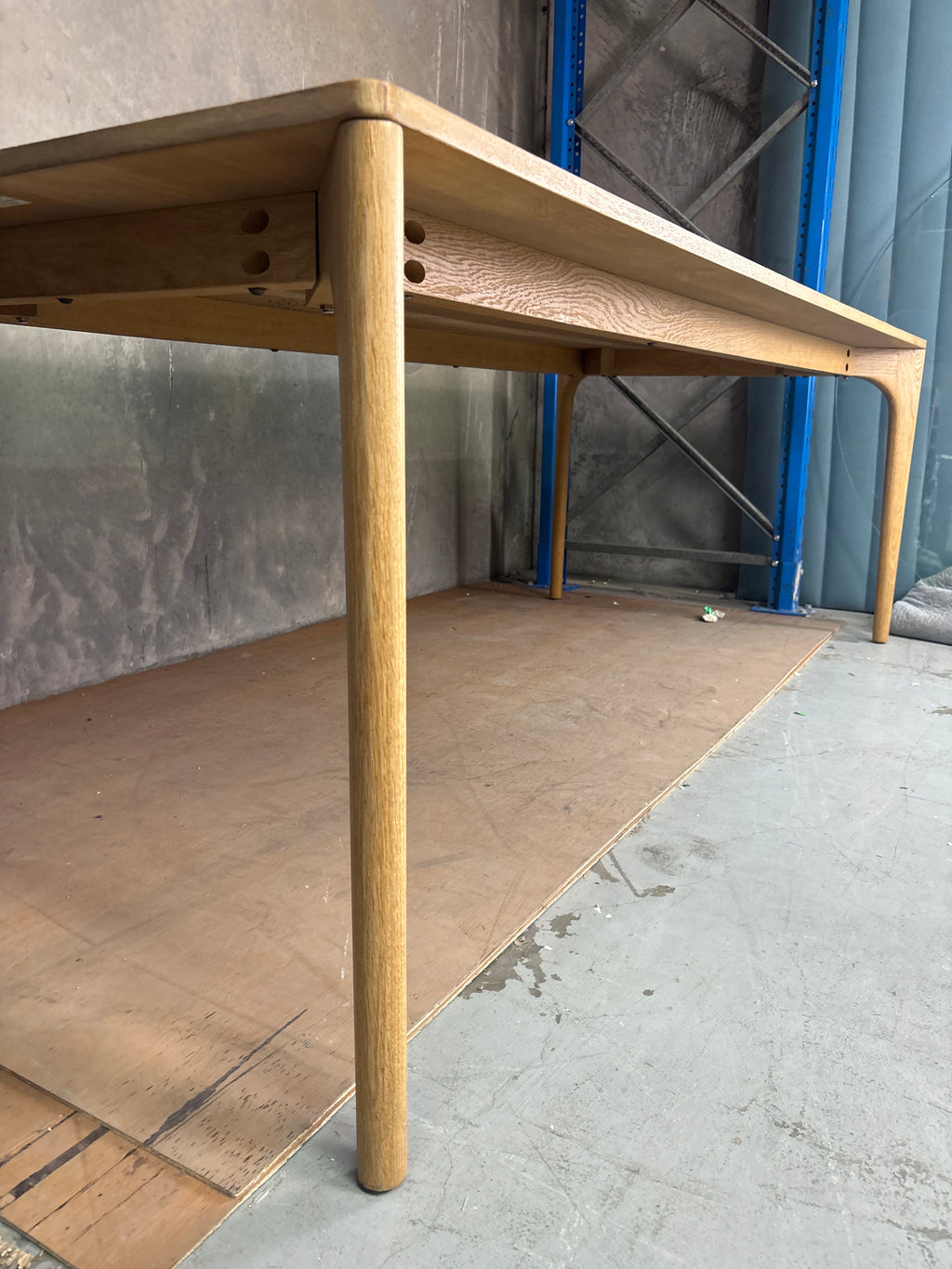 Huxley Curve Dining table oak