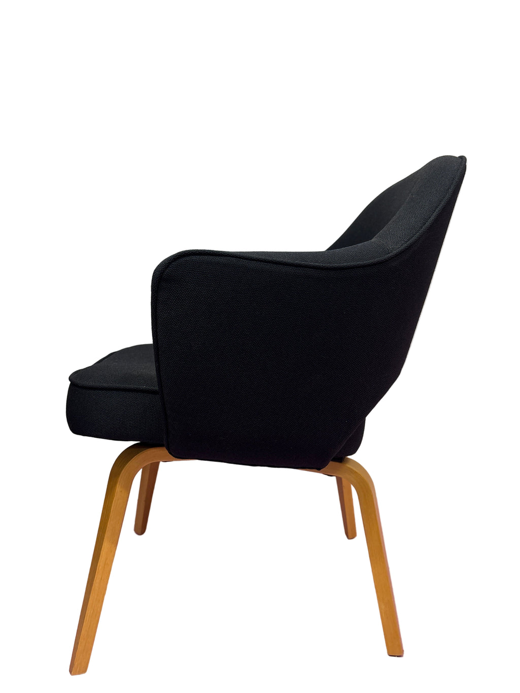Knoll Saarinen Executive Armchair by Eero Saarinen