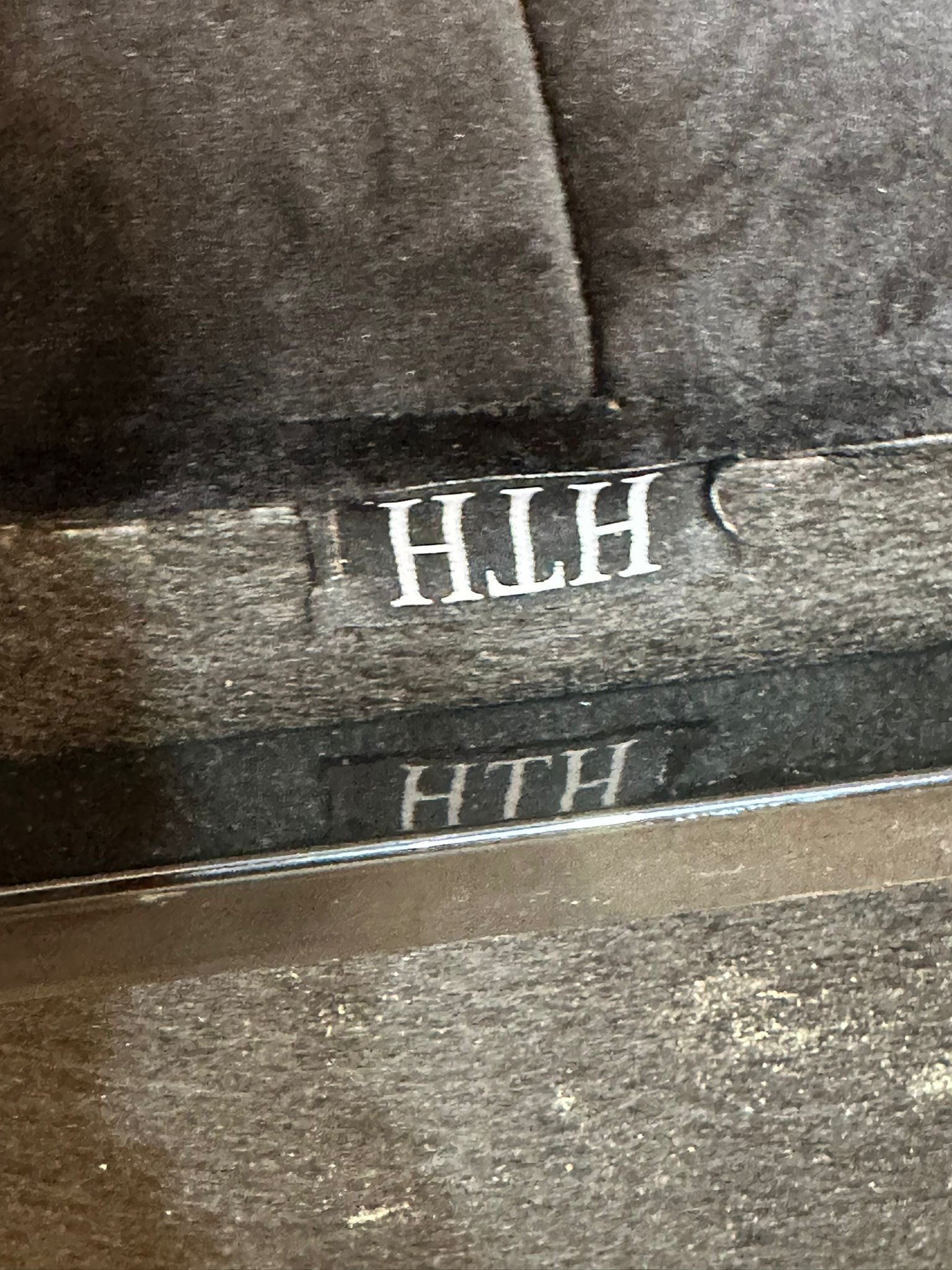 Velvet Armchair – Black, Harry the Hire