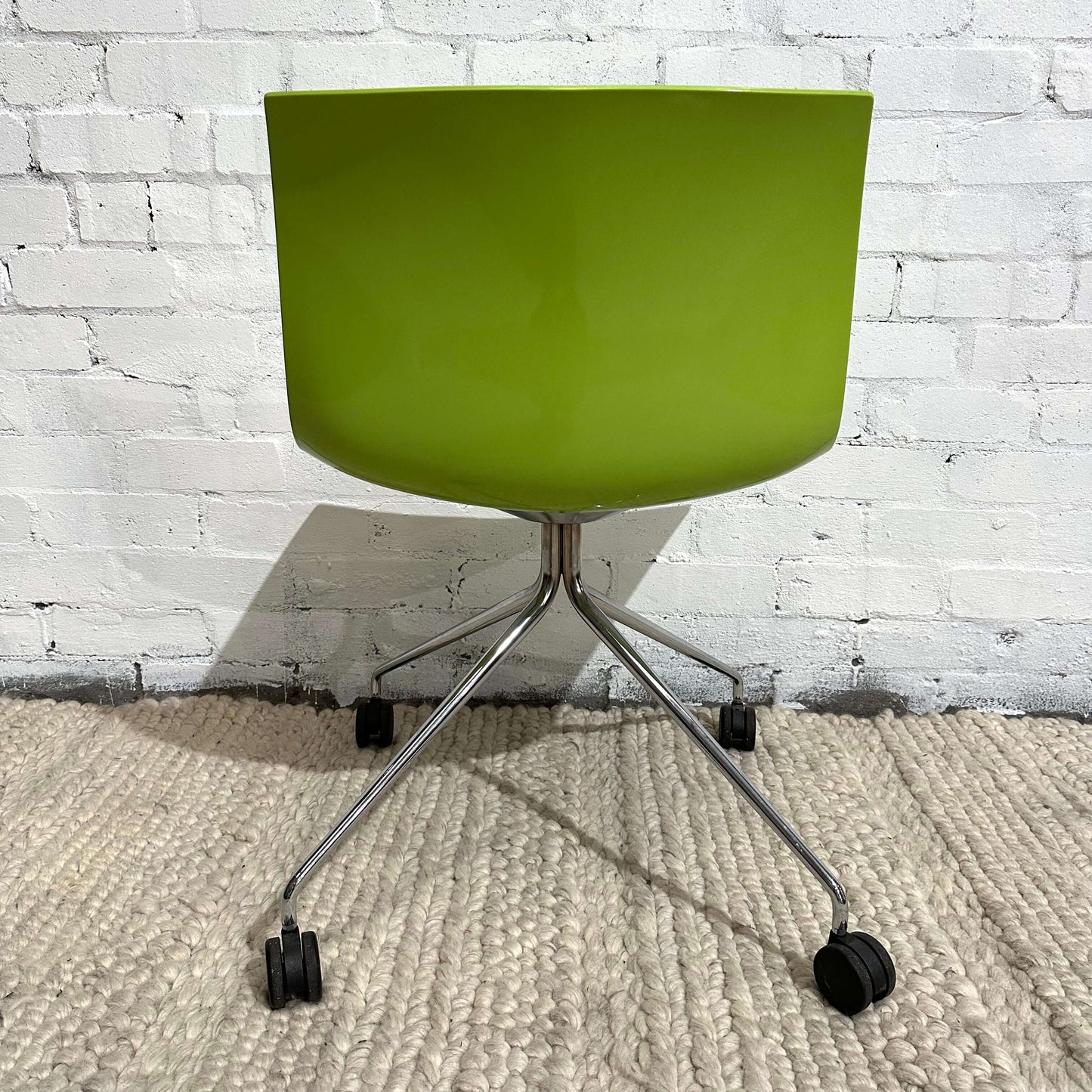 Catifa Desk Chair 4-star Base on Castors, Arper