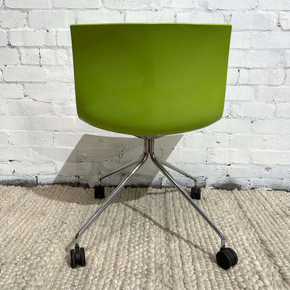 Catifa Desk Chair 4-star Base on Castors, Arper