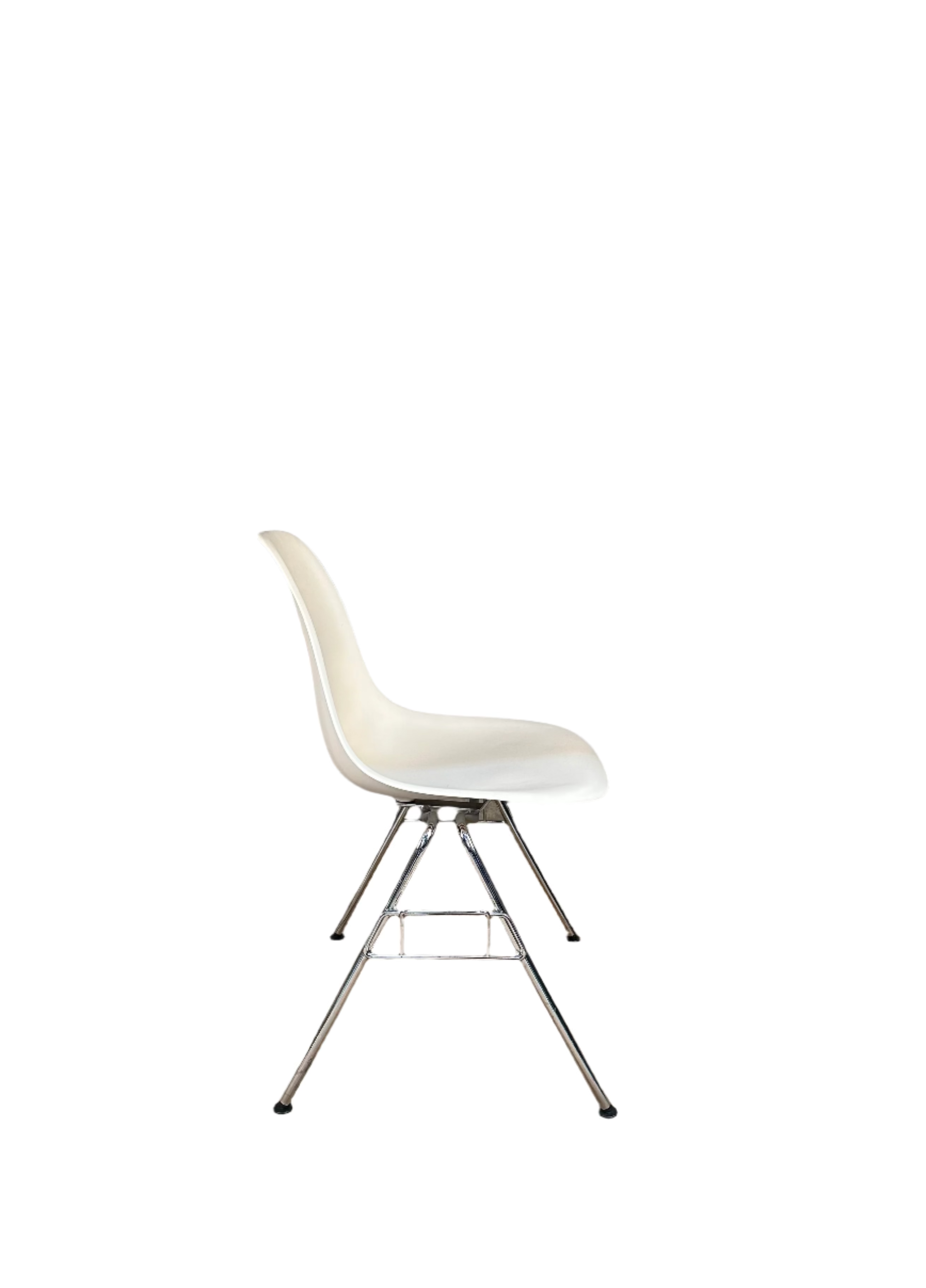 Eames DSS White Stacking Chair