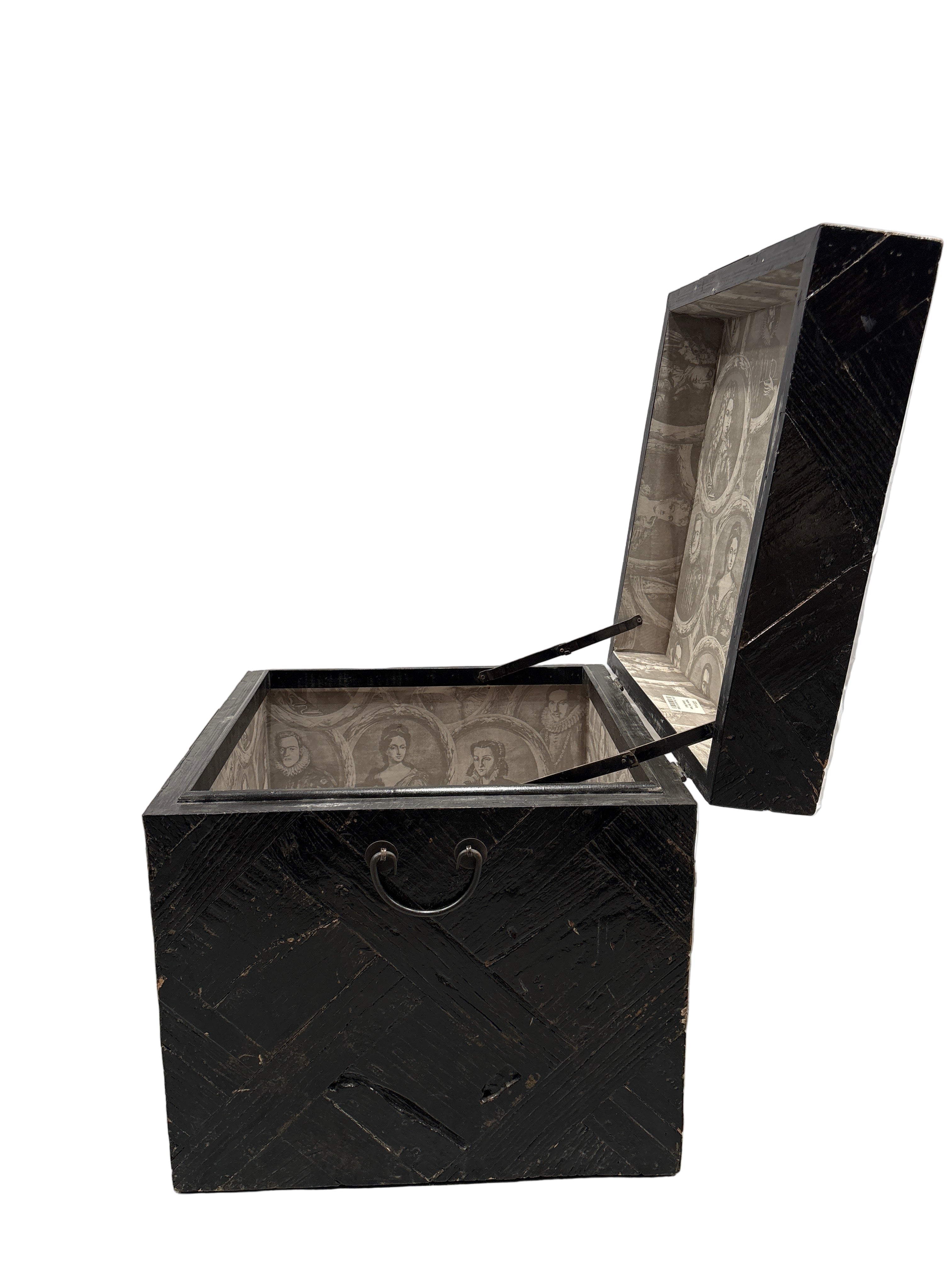 Tangten Side Table - Antique Black