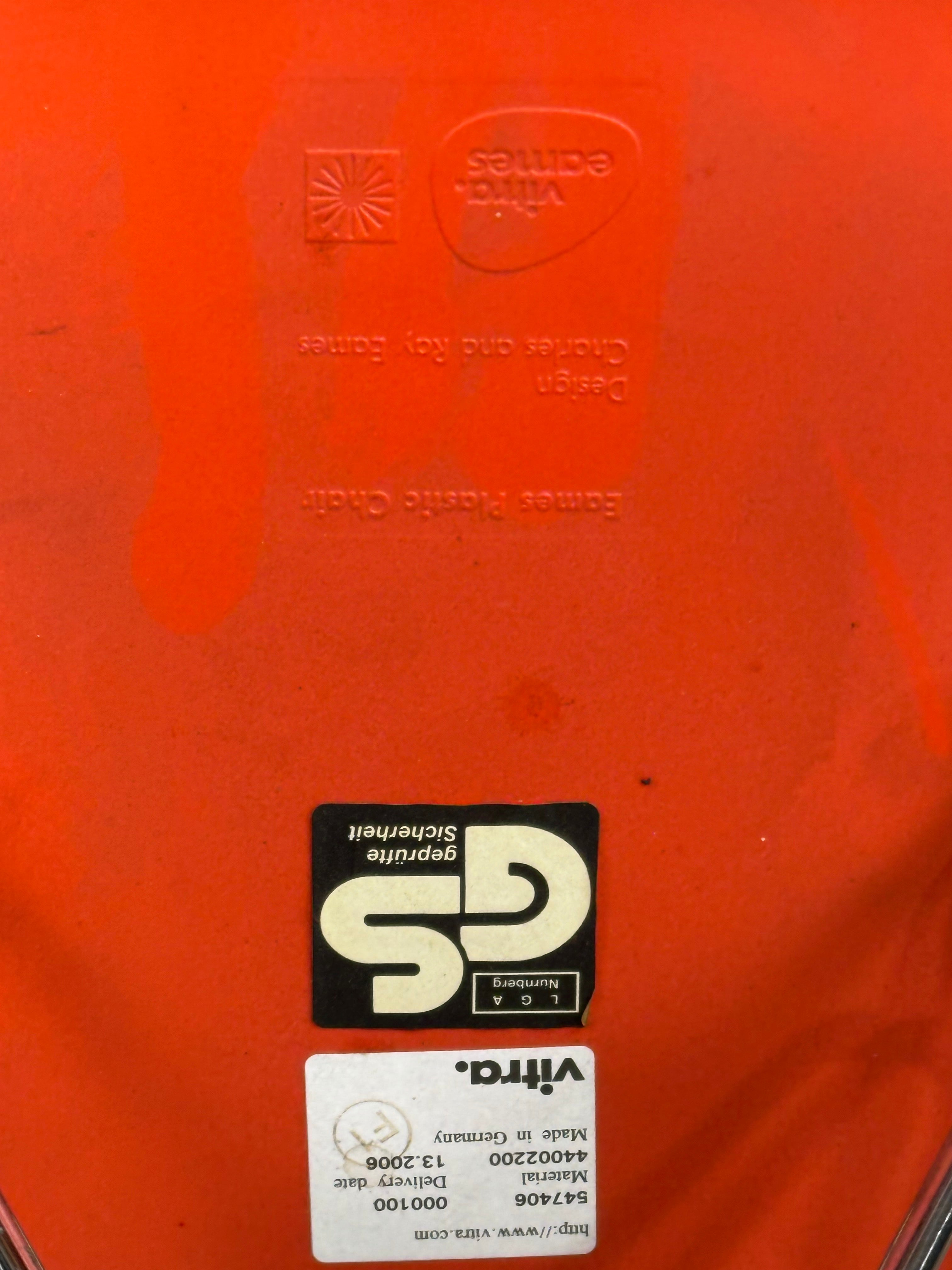 Eames Plastic Moulded Side Chair - Wire Base (Red), Vitra