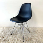 Eames Plastic Moulded Side Chair - Wire Base (Black), Vitra