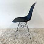 Eames Plastic Moulded Side Chair - Wire Base (Black), Vitra
