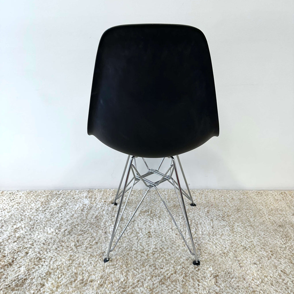 Eames Plastic Moulded Side Chair - Wire Base (Black), Vitra