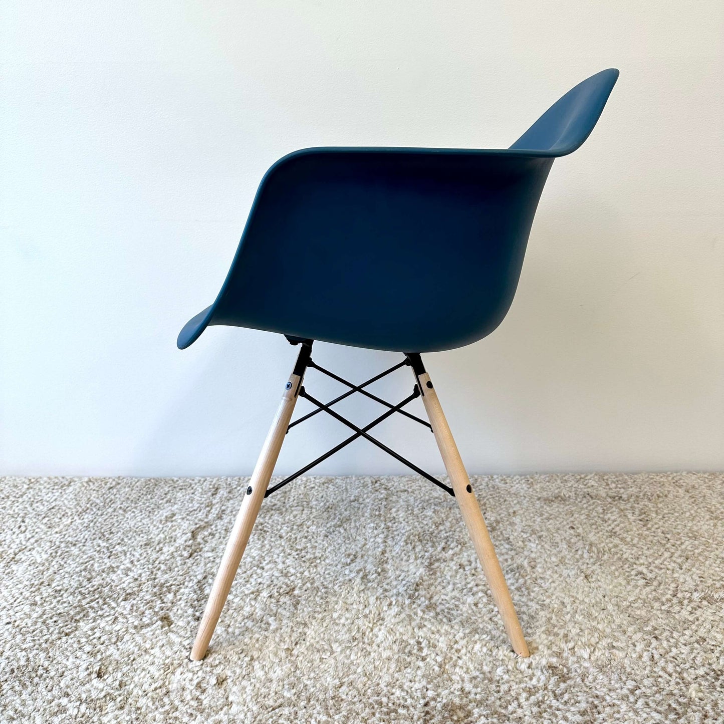 Eames moulded Armchair, Herman Miller