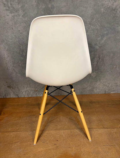 Vitra Eames Side Chair DSR White