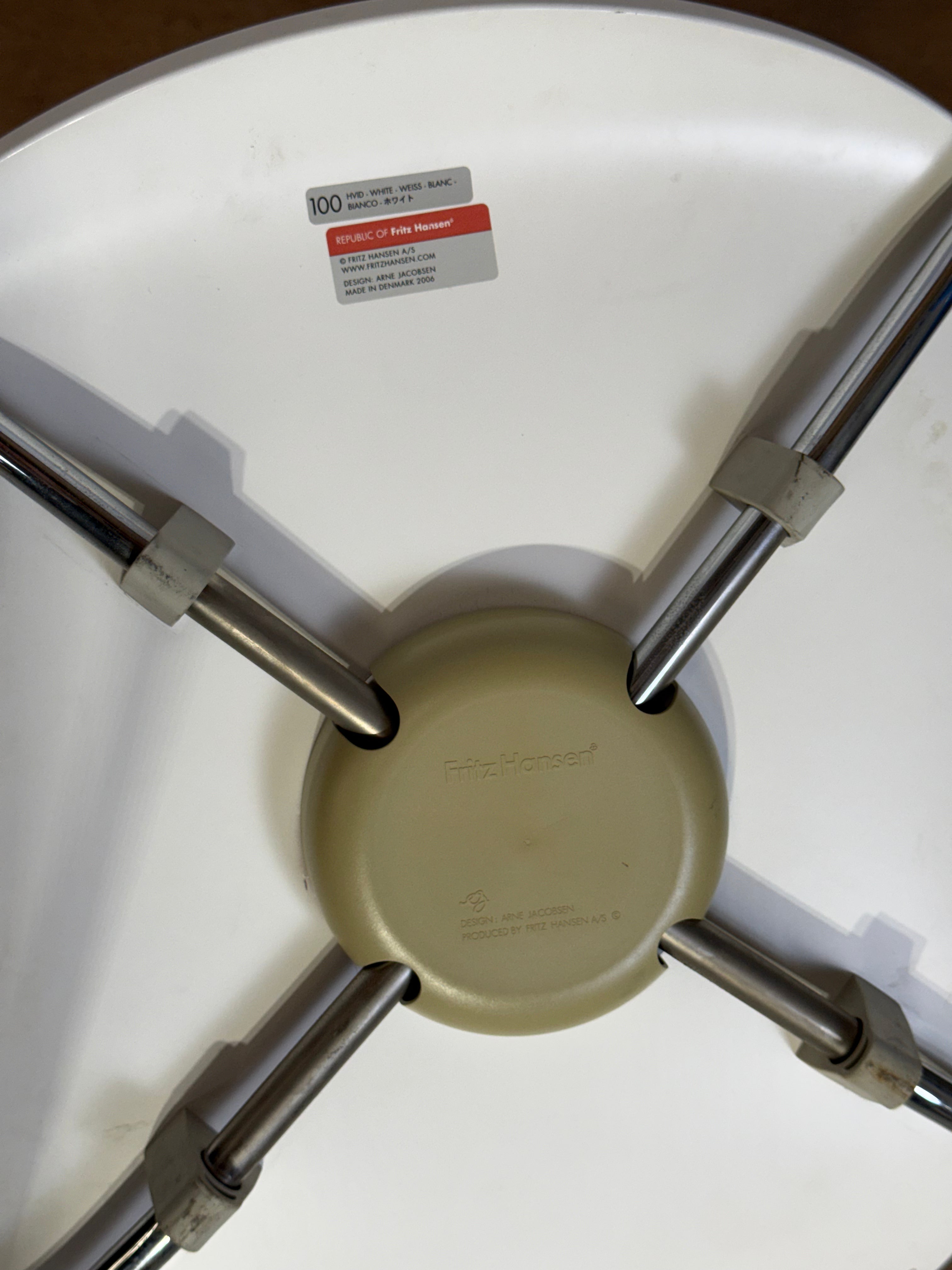 Arne Jacobsen, Series 7™ Chair (Model 3107) by Fritz Hansen