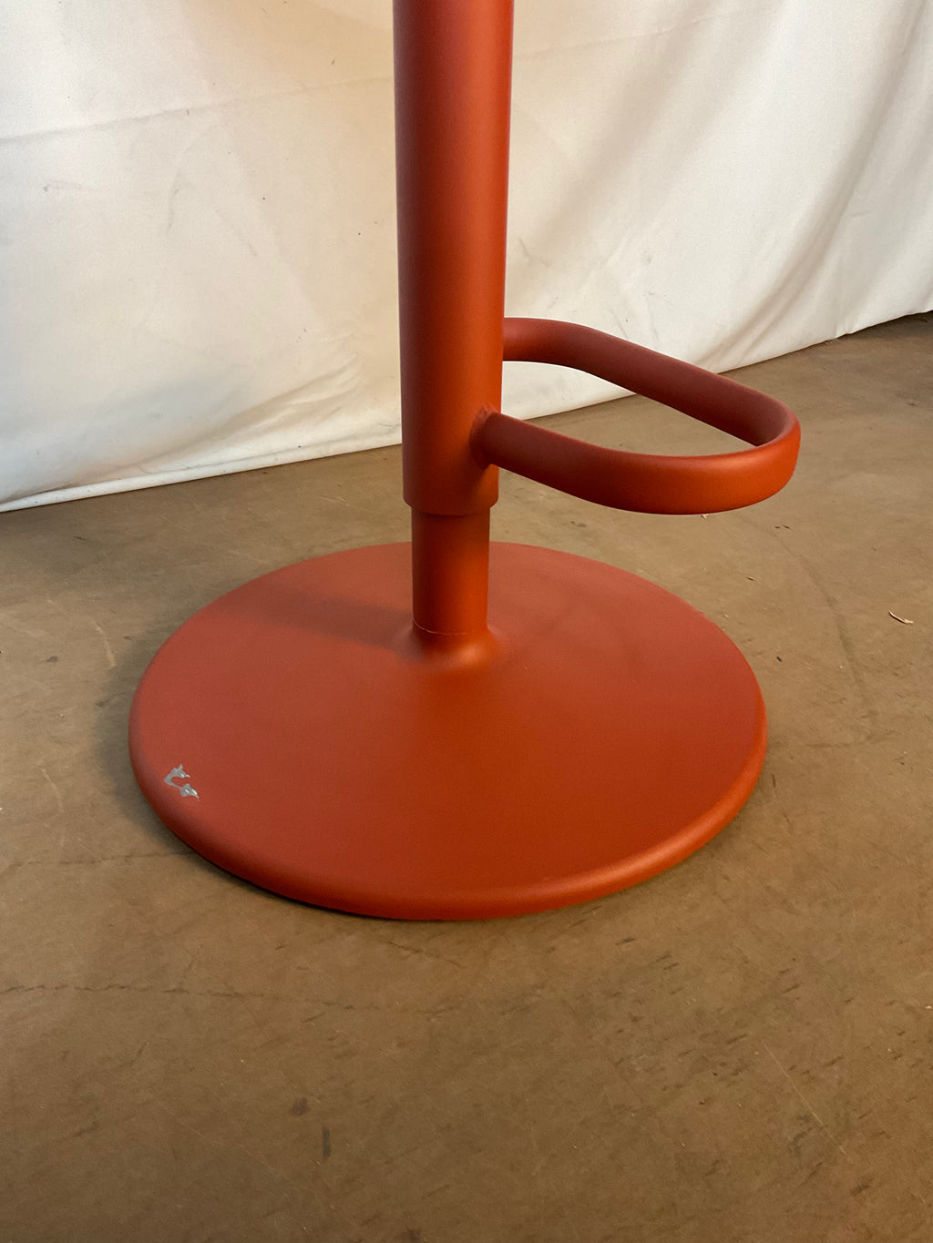 Kezu Enea Mate Stool