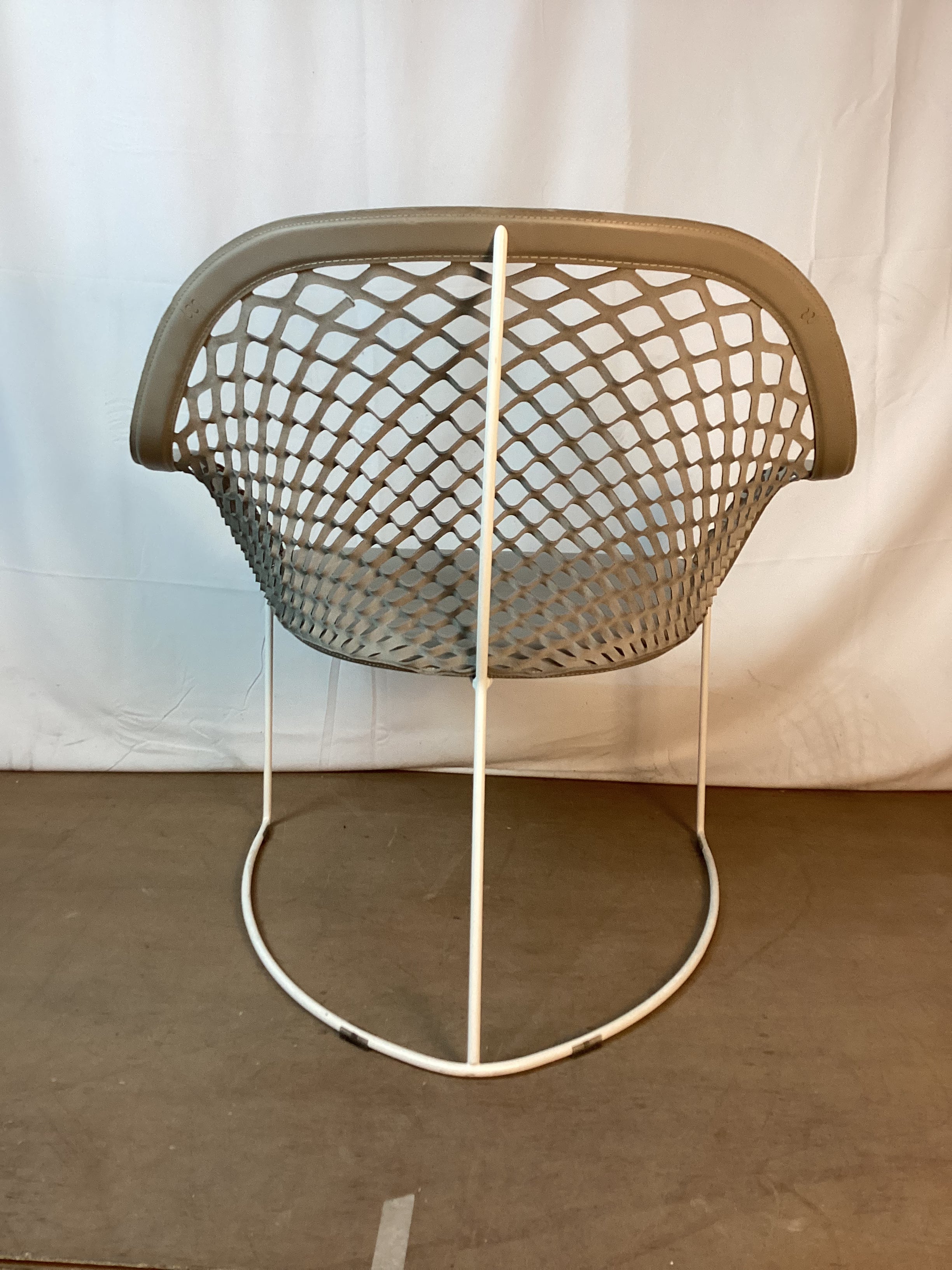 Midj Guapa AP Lounge Armchair C2BC in Ash Grey