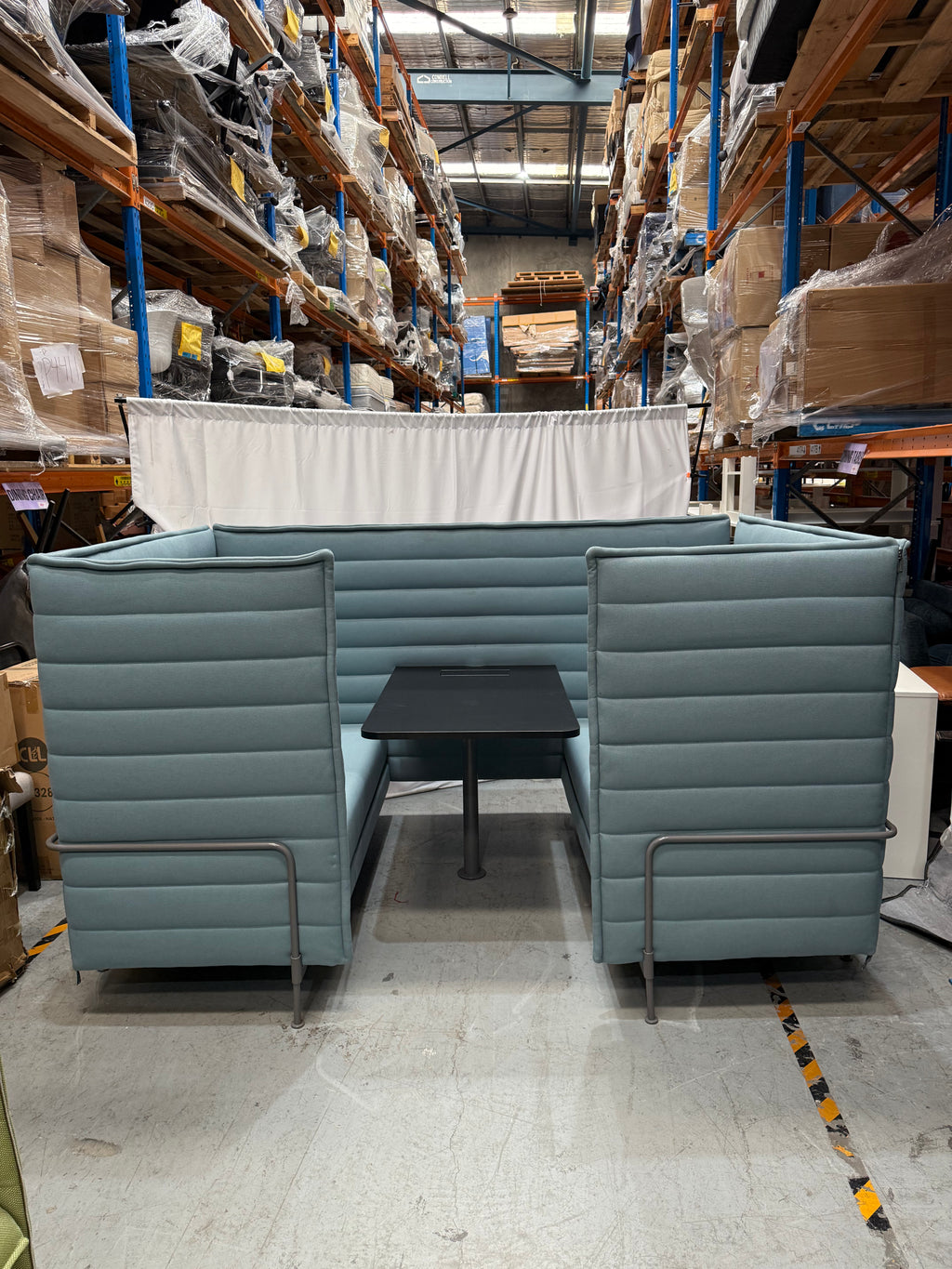 Alcove Cabin Highback with Table - 4 Seater, Vitra
